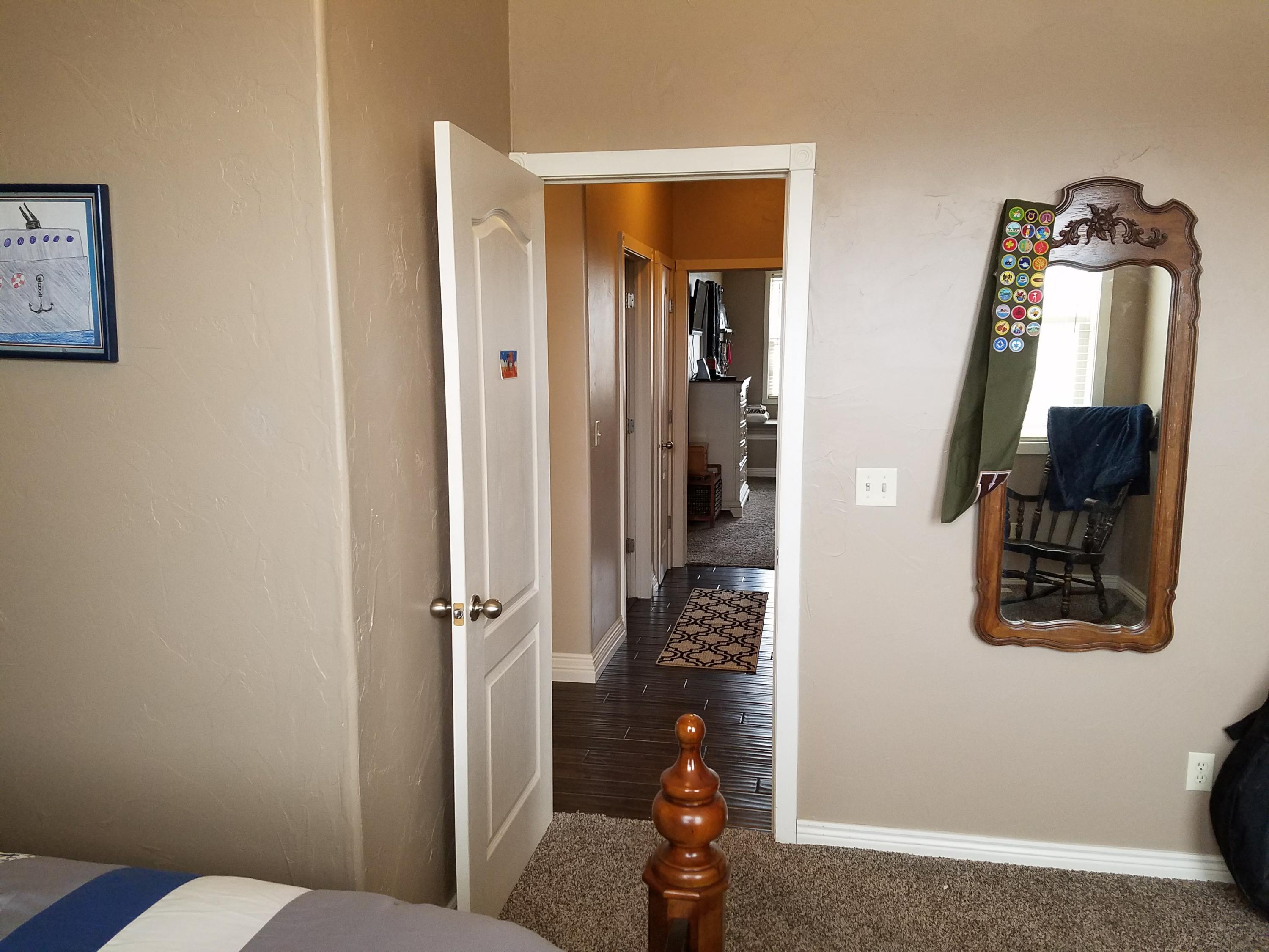 908 E Nichols Canyon