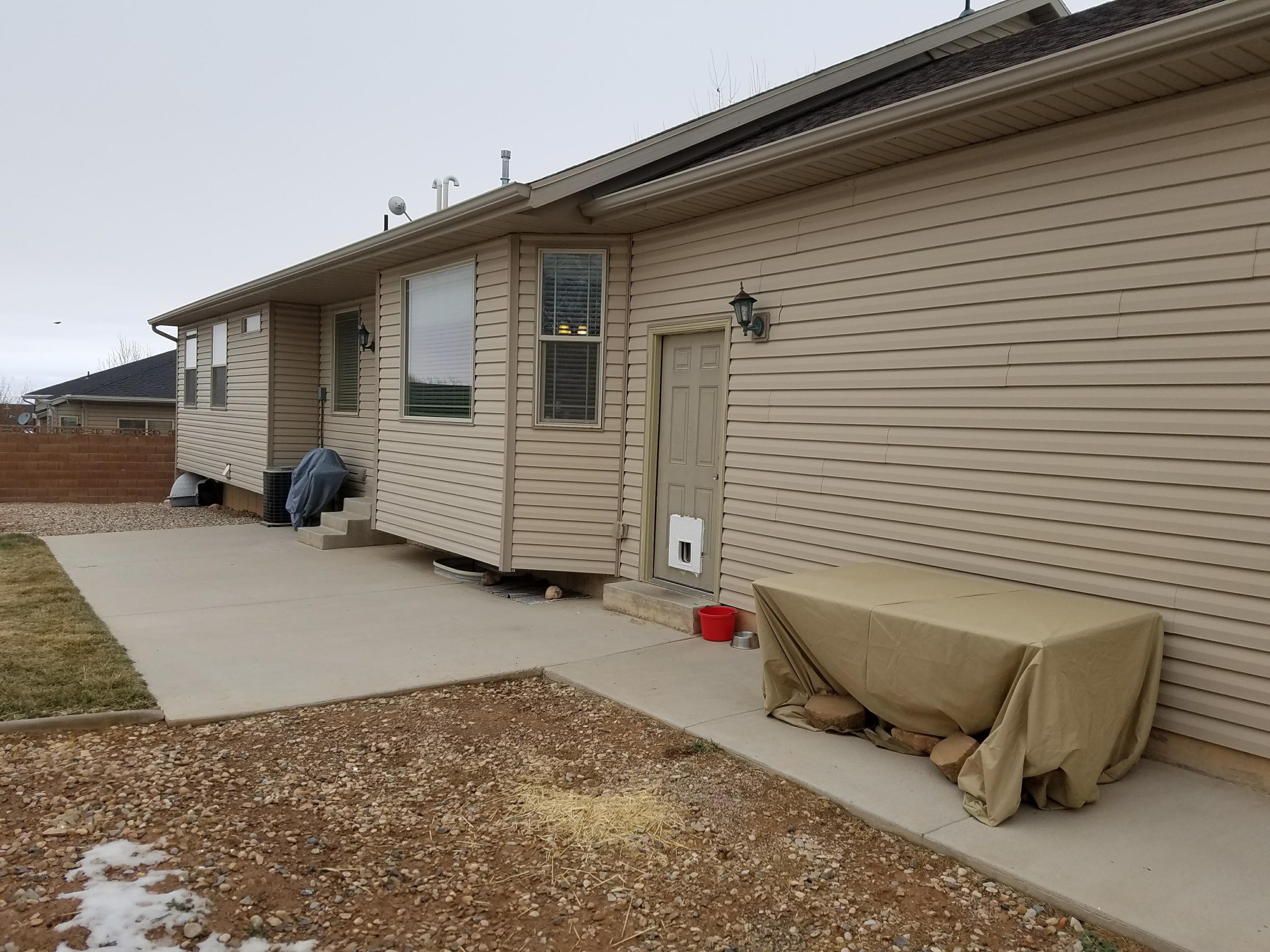 908 E Nichols Canyon