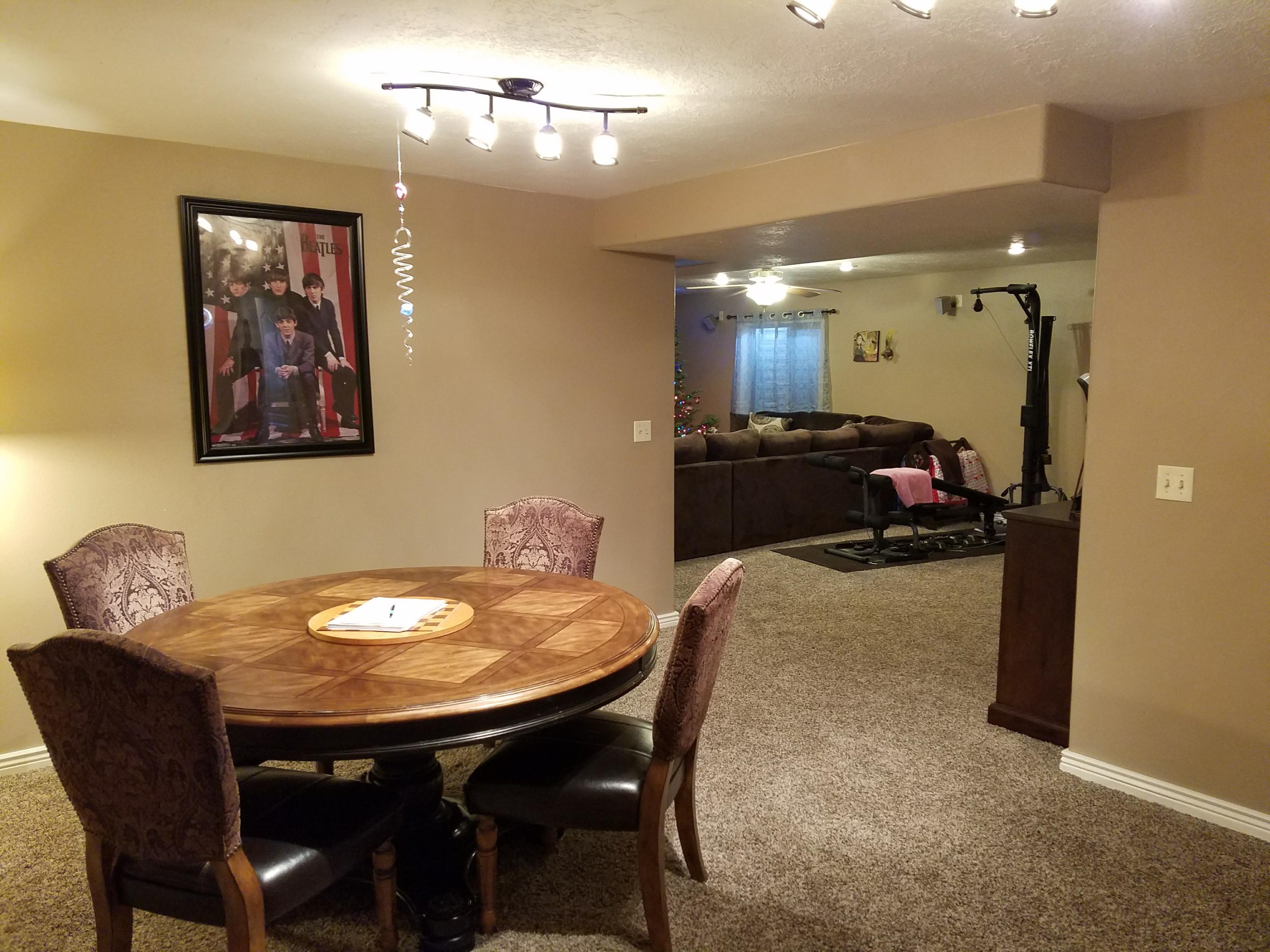 908 E Nichols Canyon