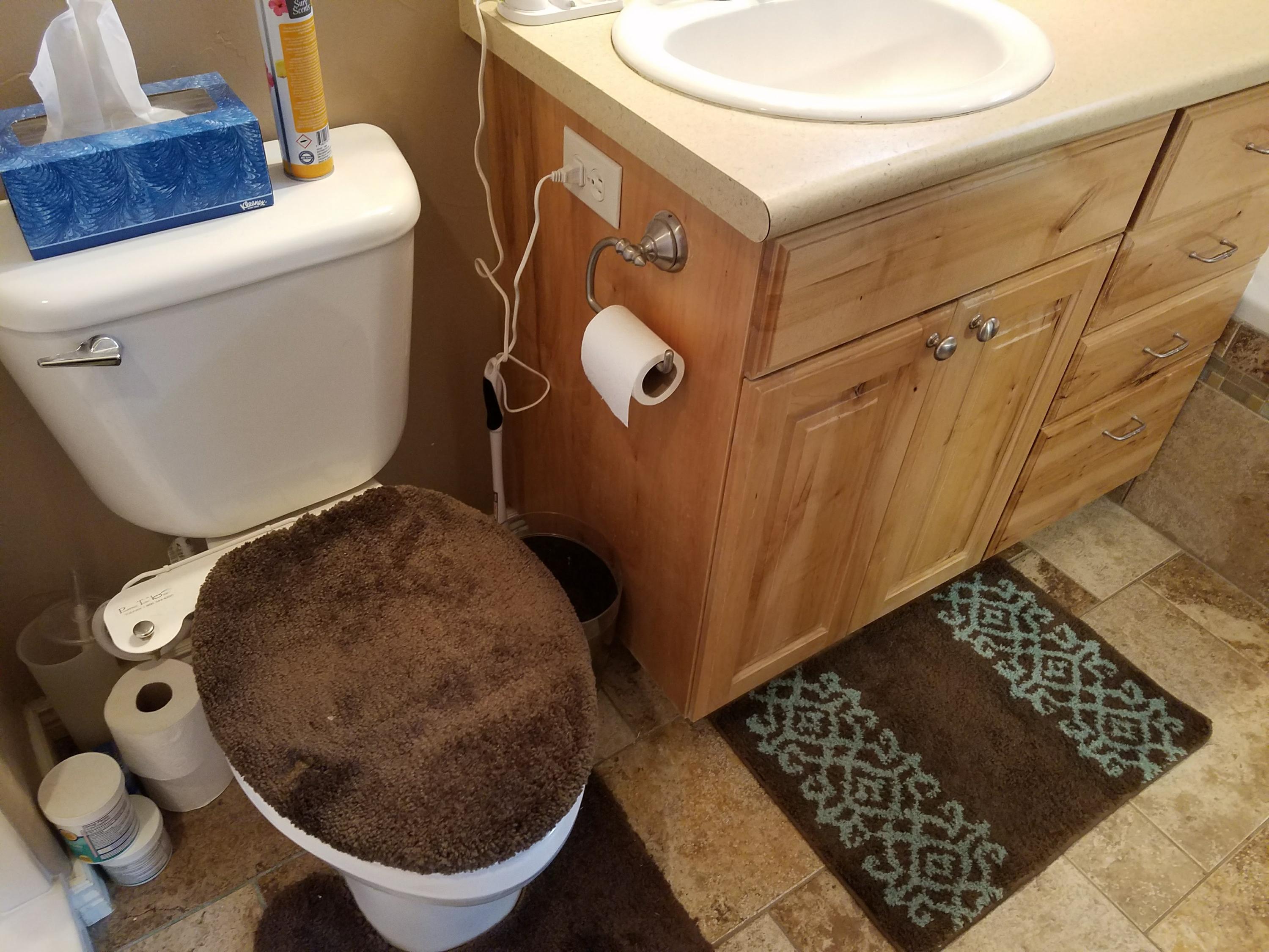 908 E Nichols Canyon