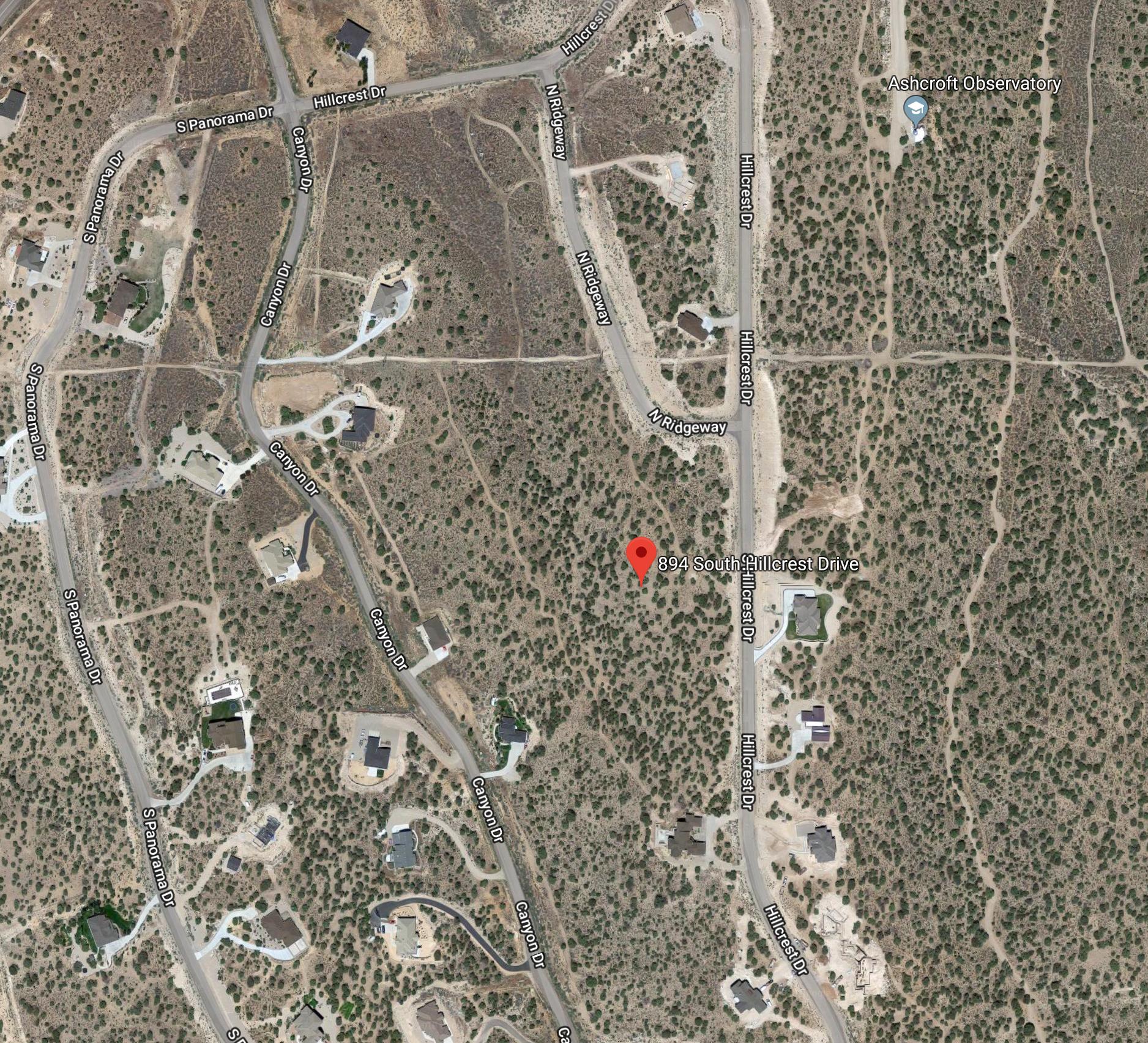 894 S Hillcrest DR