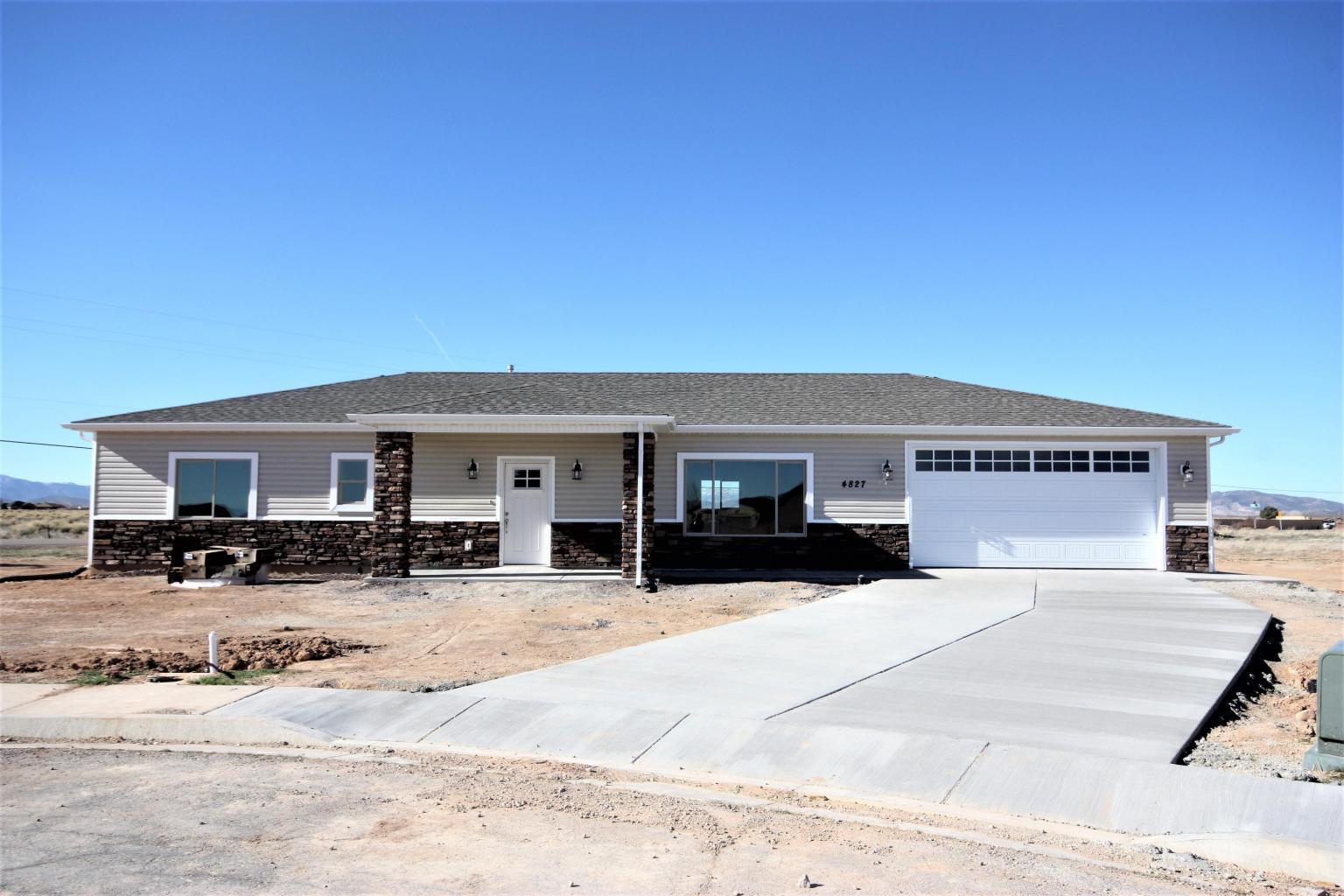 4553 N Prospector LN