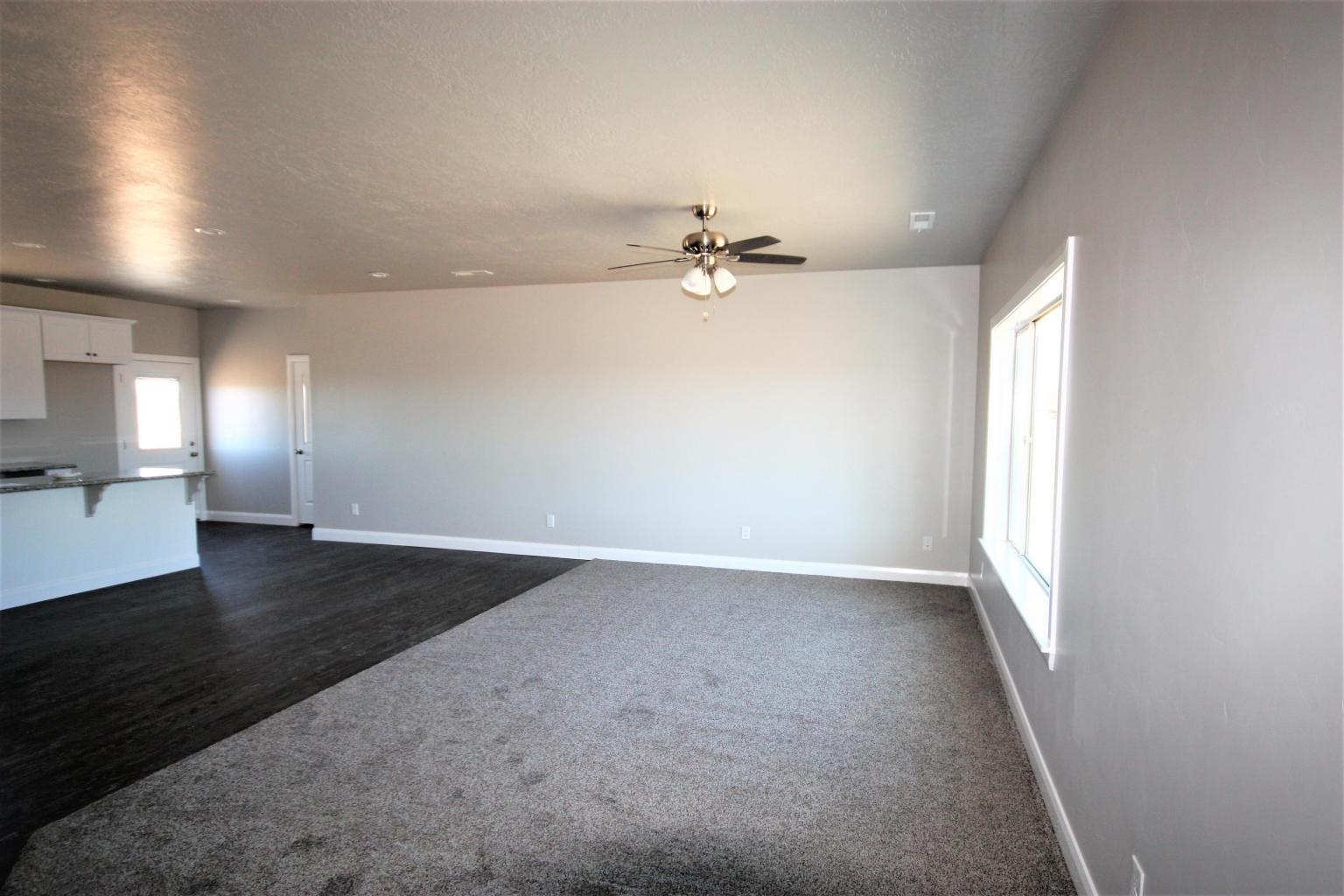 4553 N Prospector LN