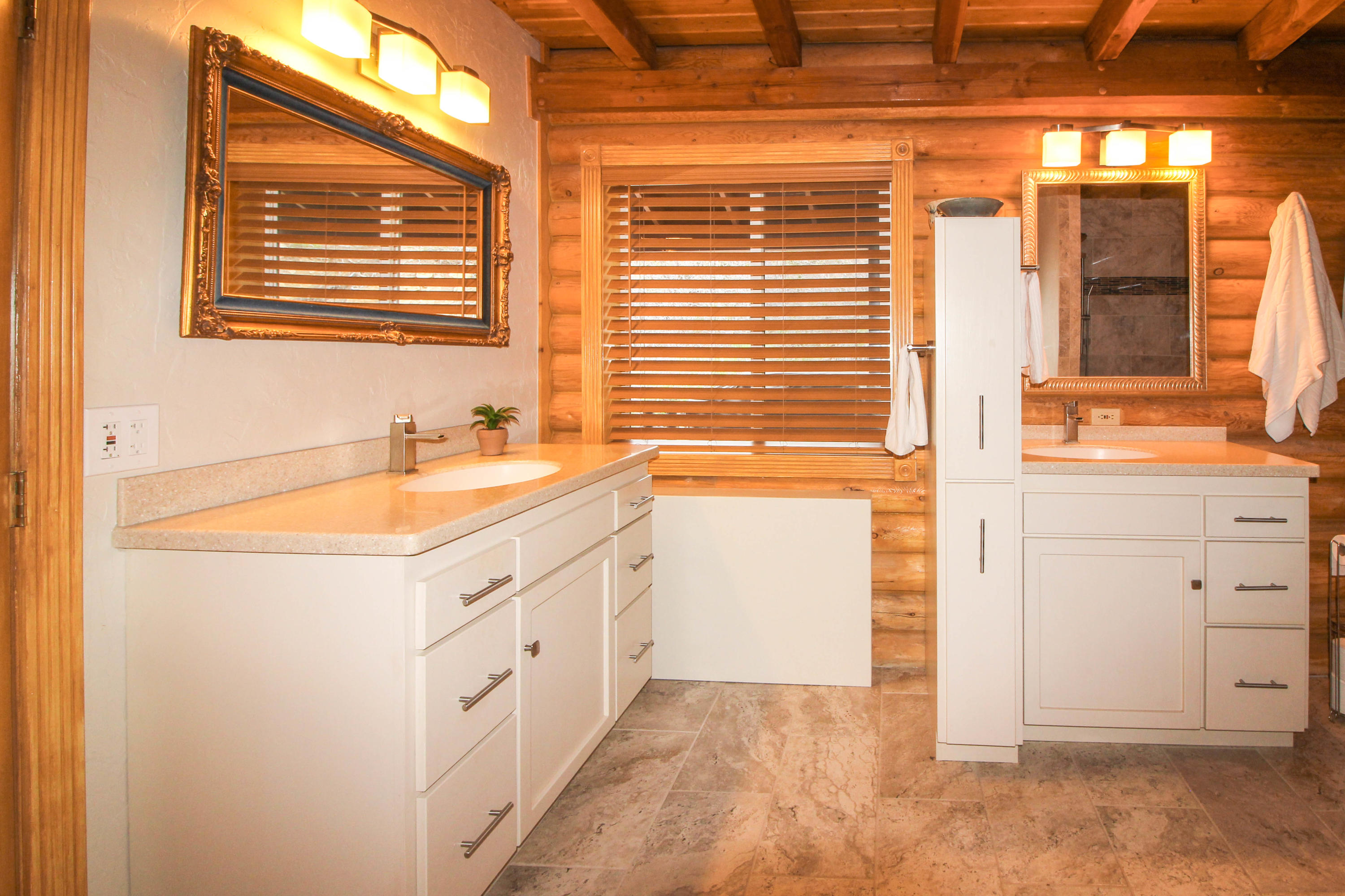 2215 S High Mountain View DR