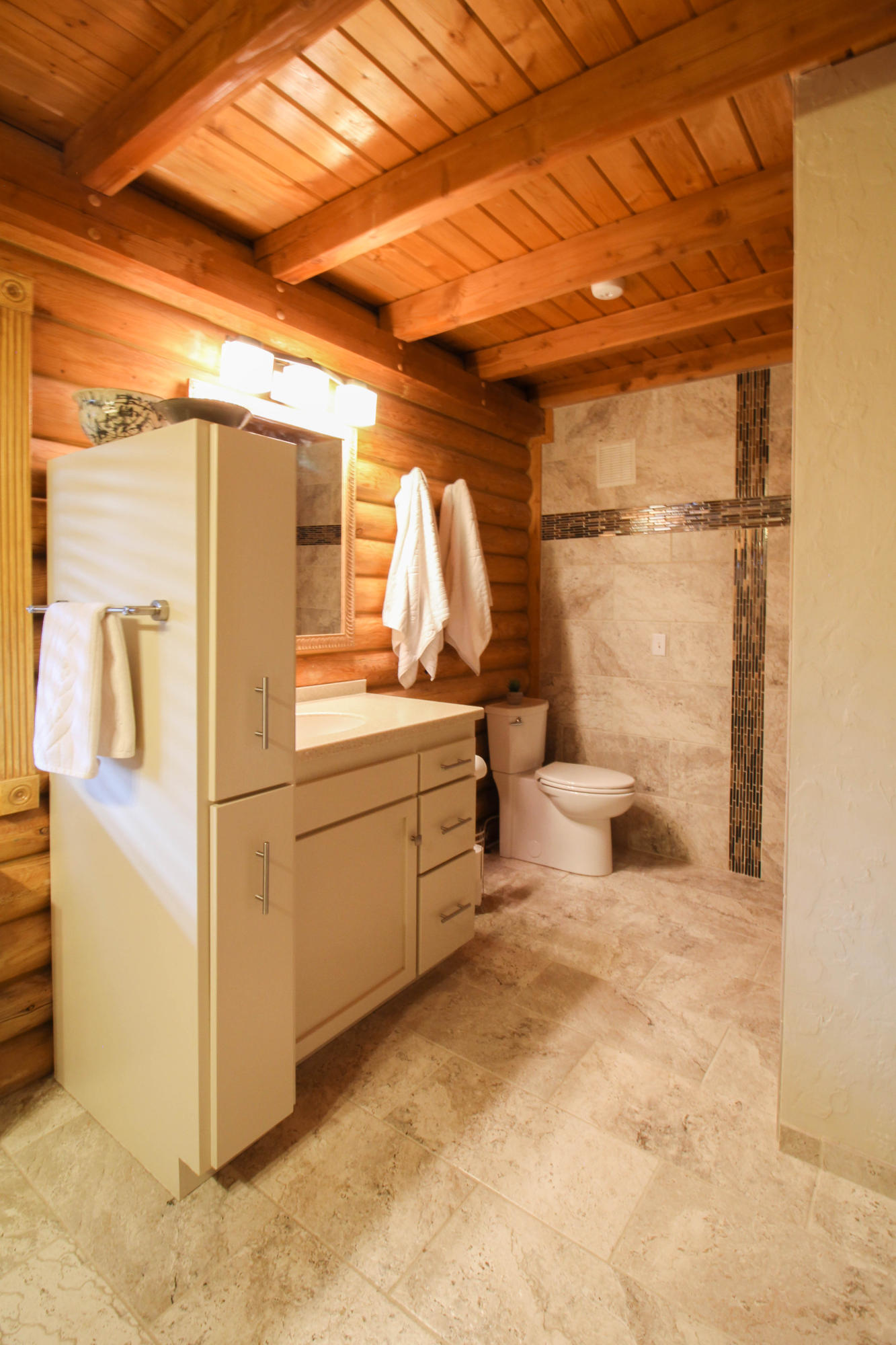 2215 S High Mountain View DR