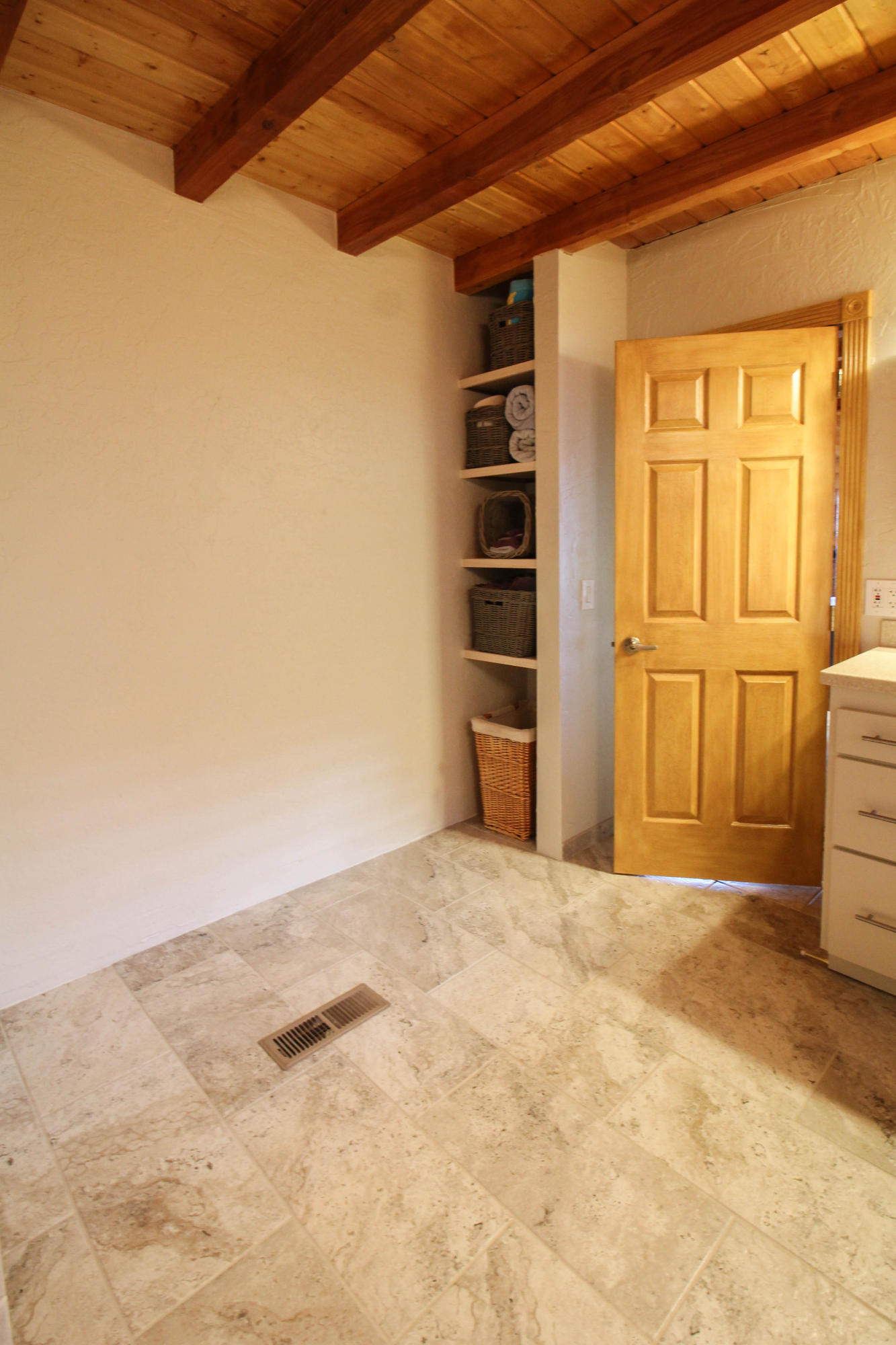 2215 S High Mountain View DR