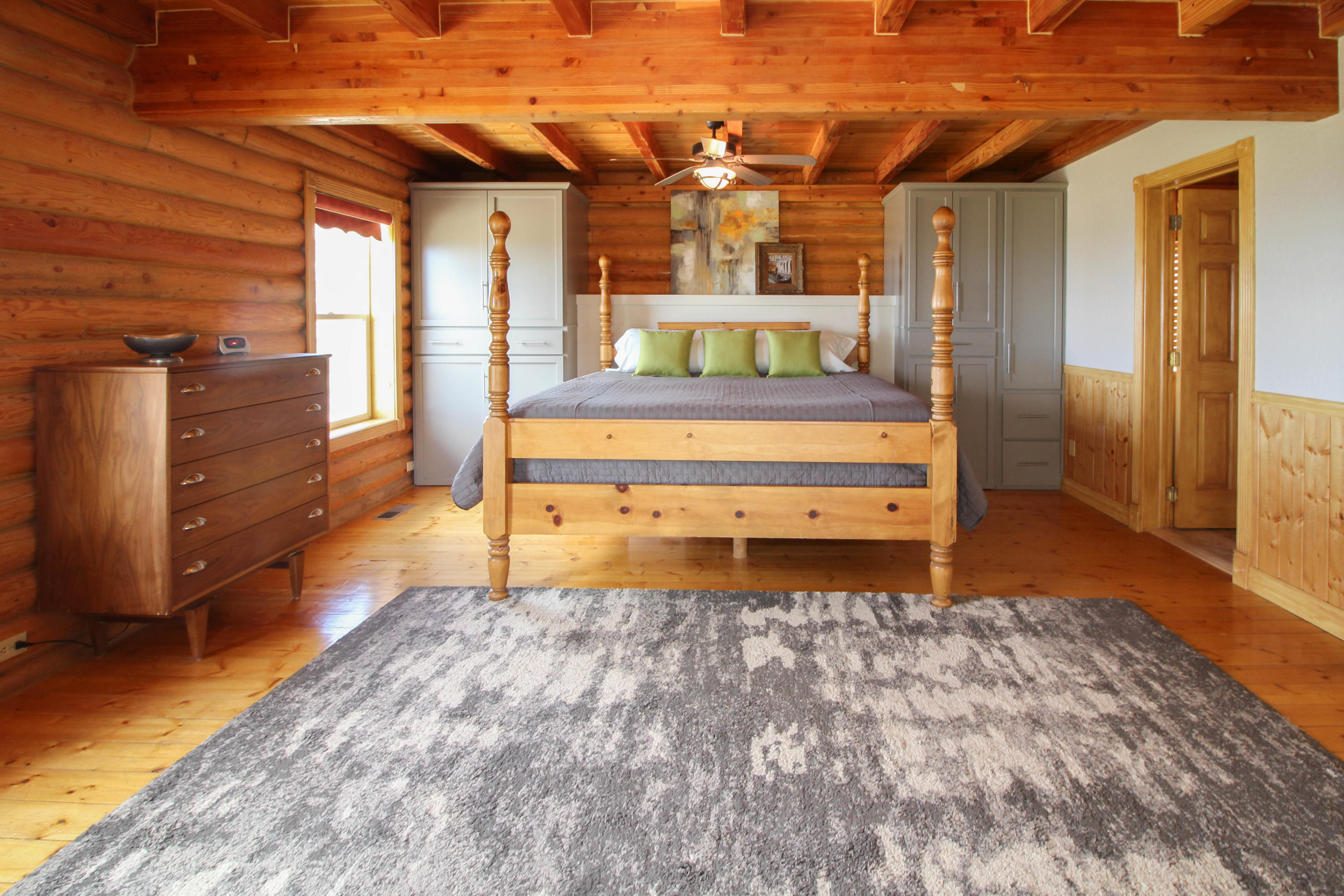 2215 S High Mountain View DR