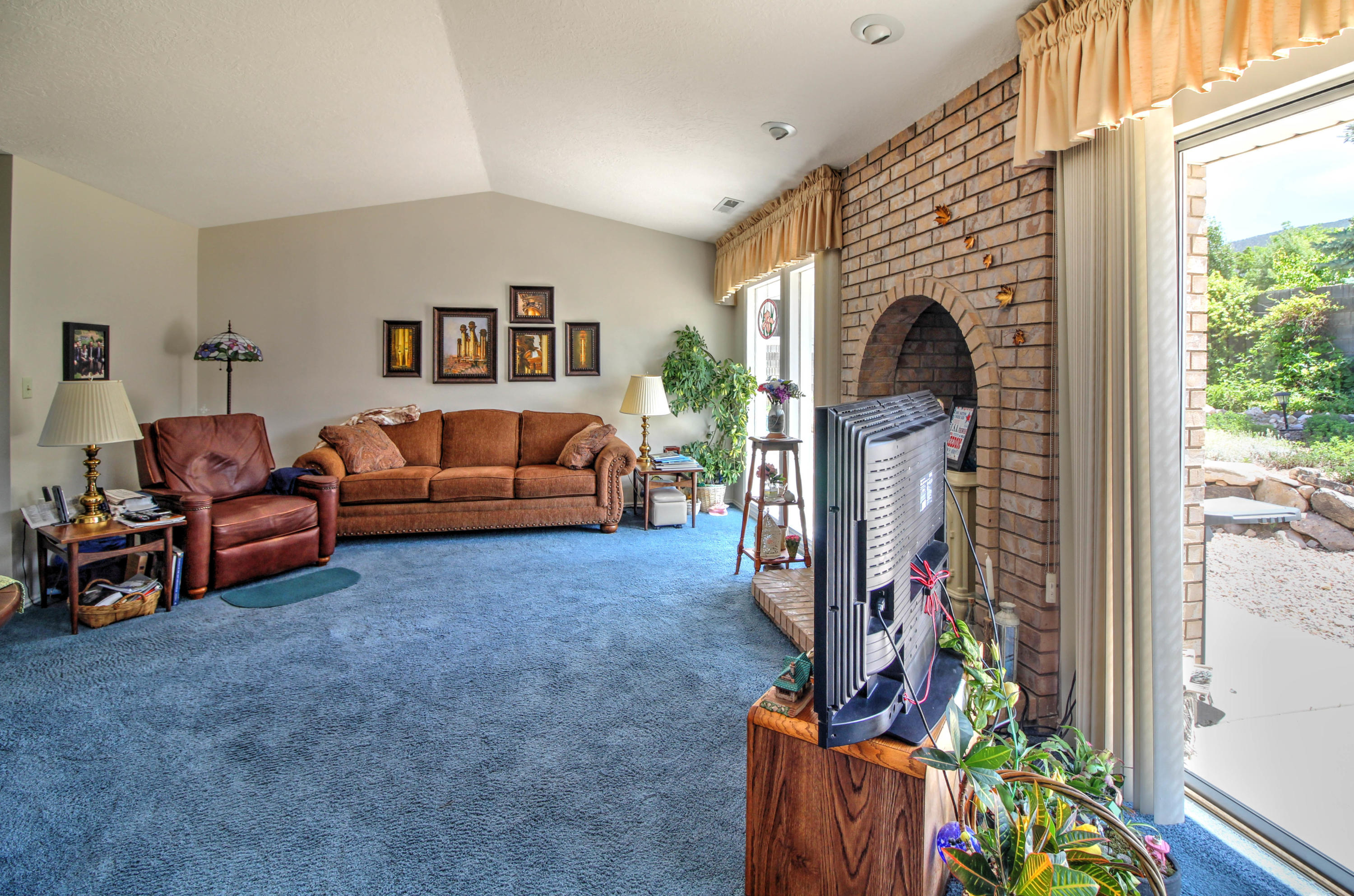 2078 N Wagon Trail DR