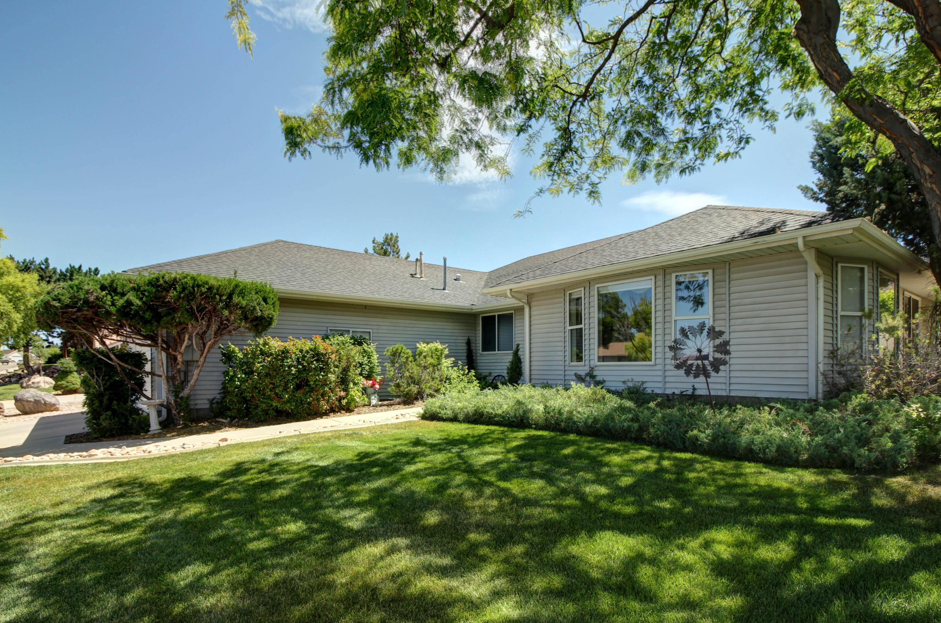 2078 N Wagon Trail DR