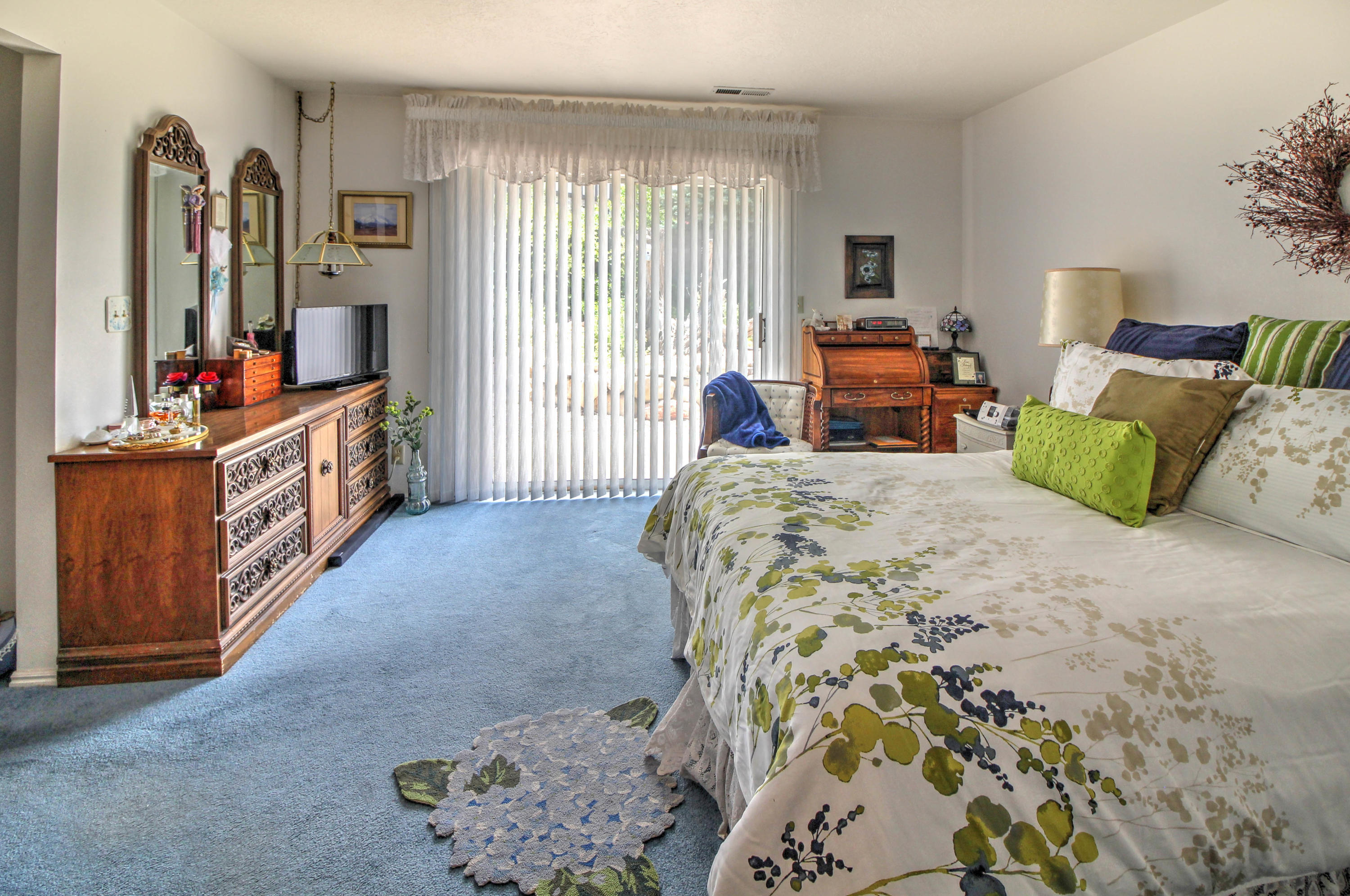 2078 N Wagon Trail DR