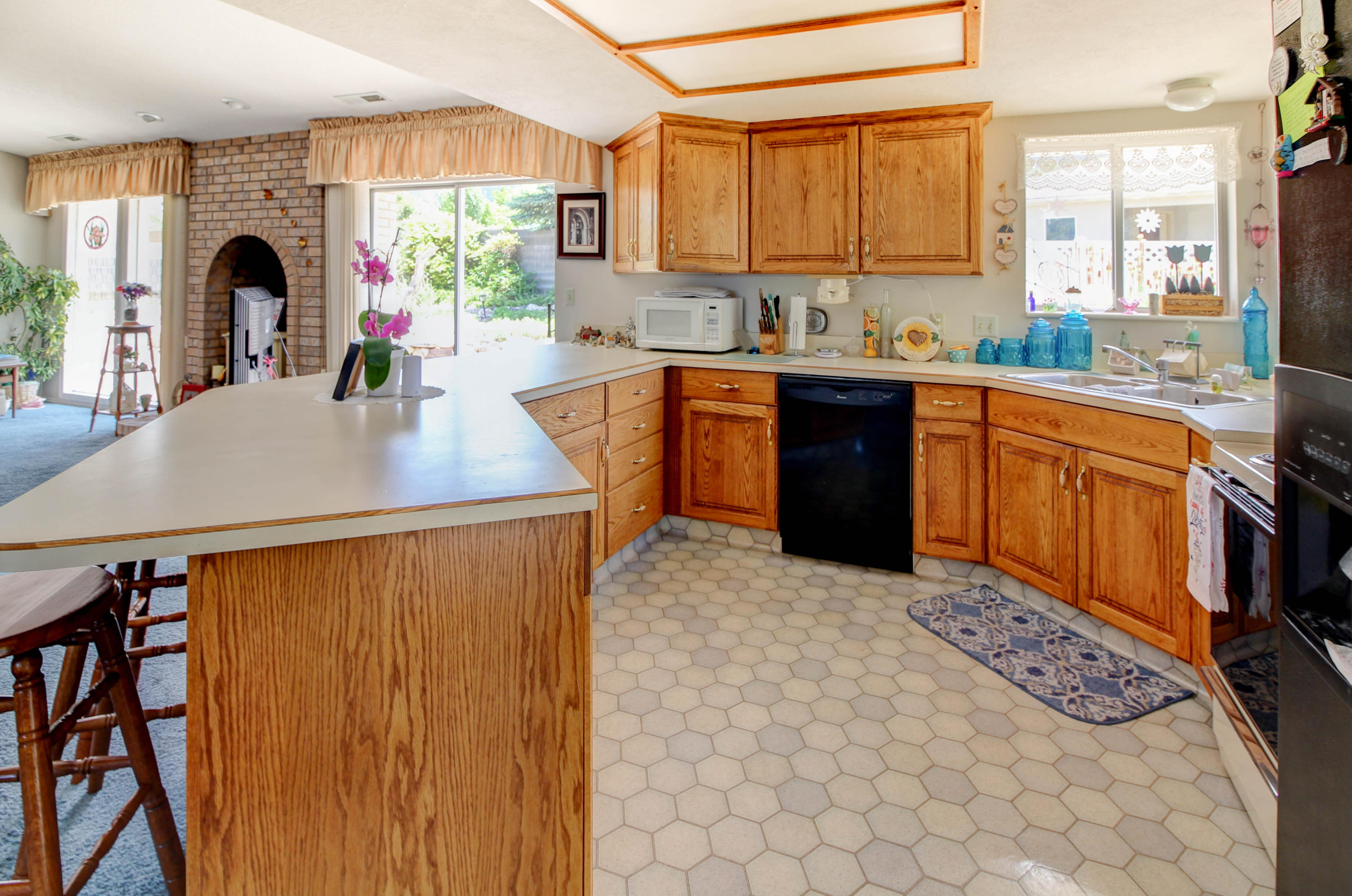 2078 N Wagon Trail DR