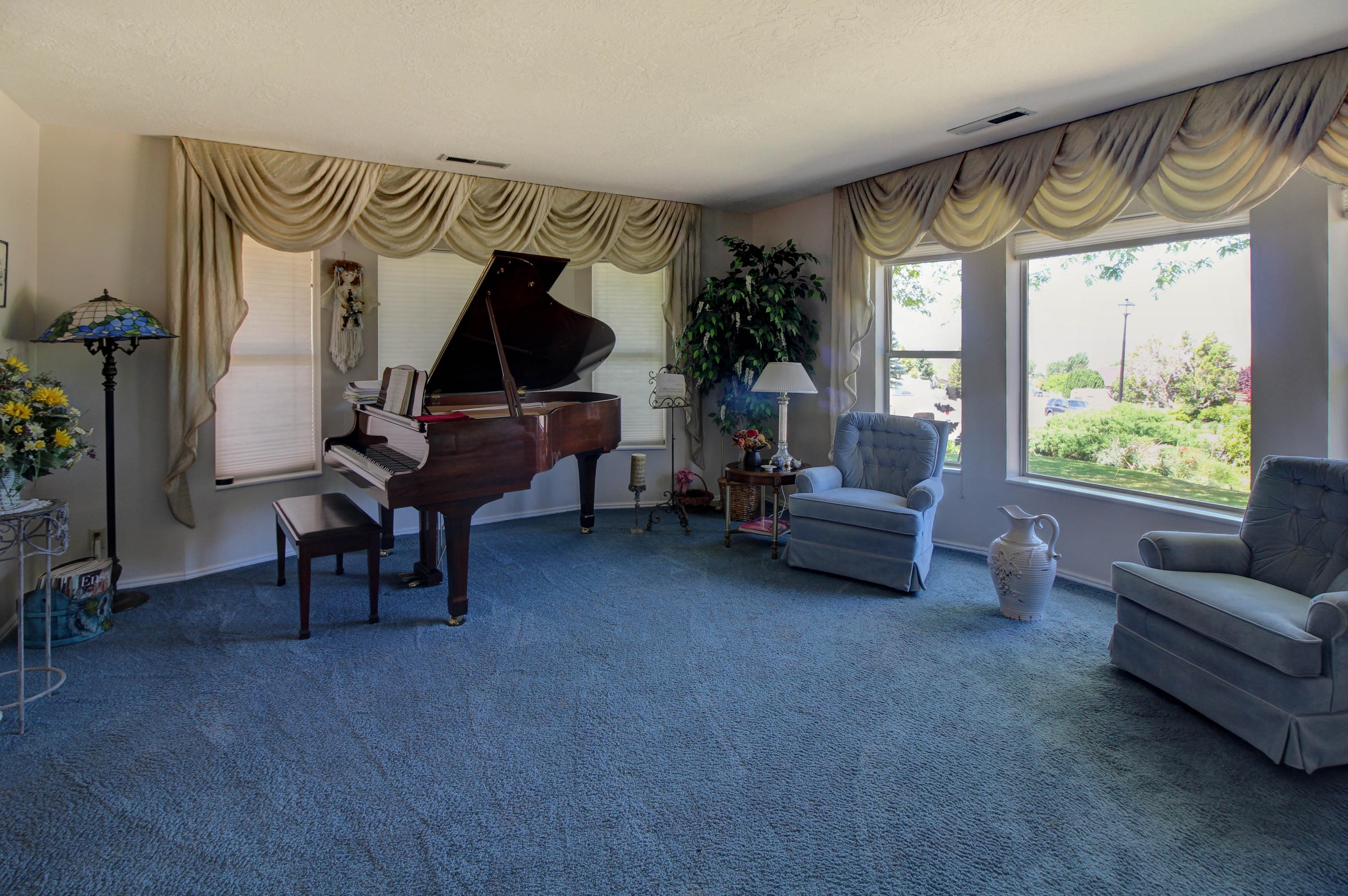 2078 N Wagon Trail DR