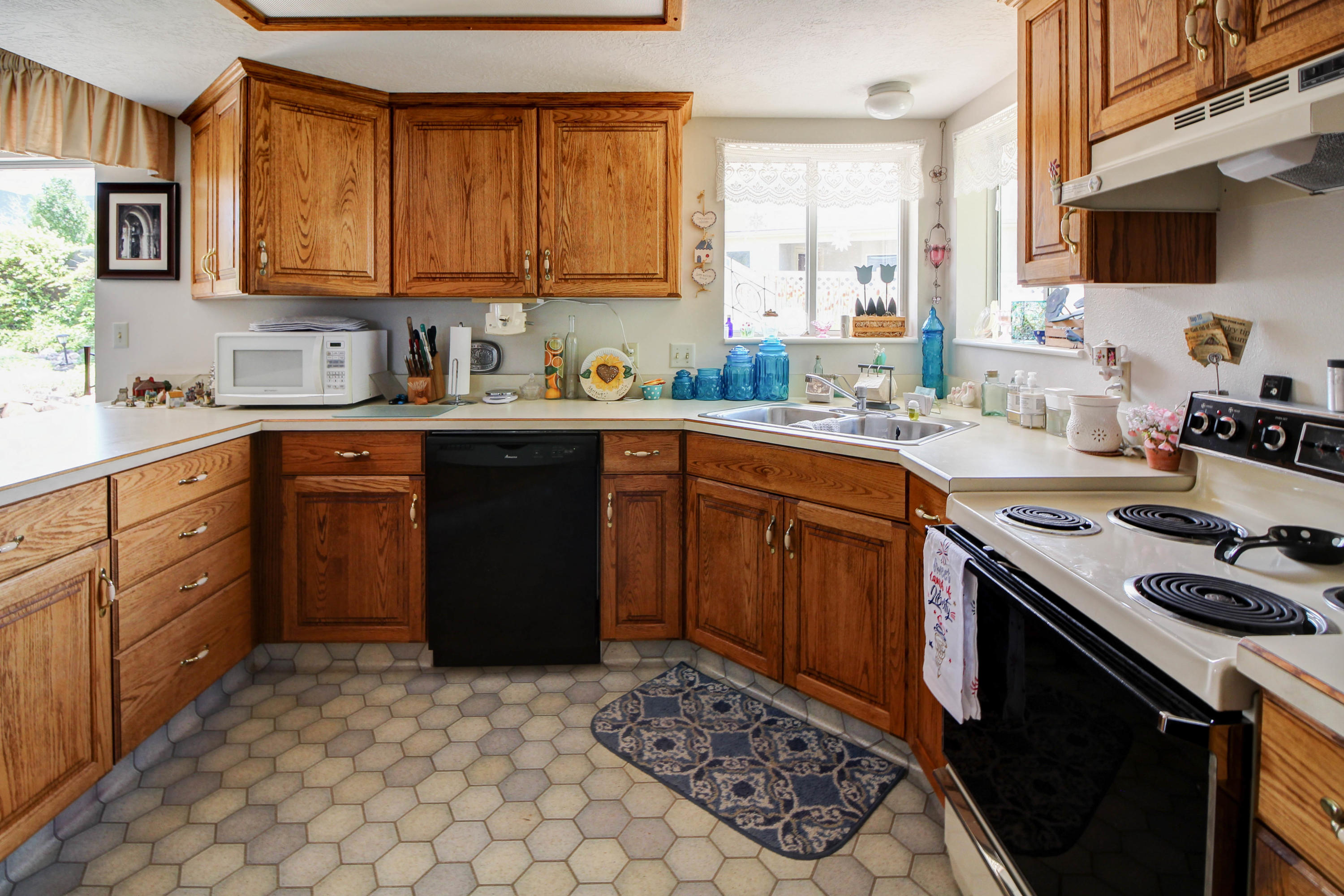 2078 N Wagon Trail DR