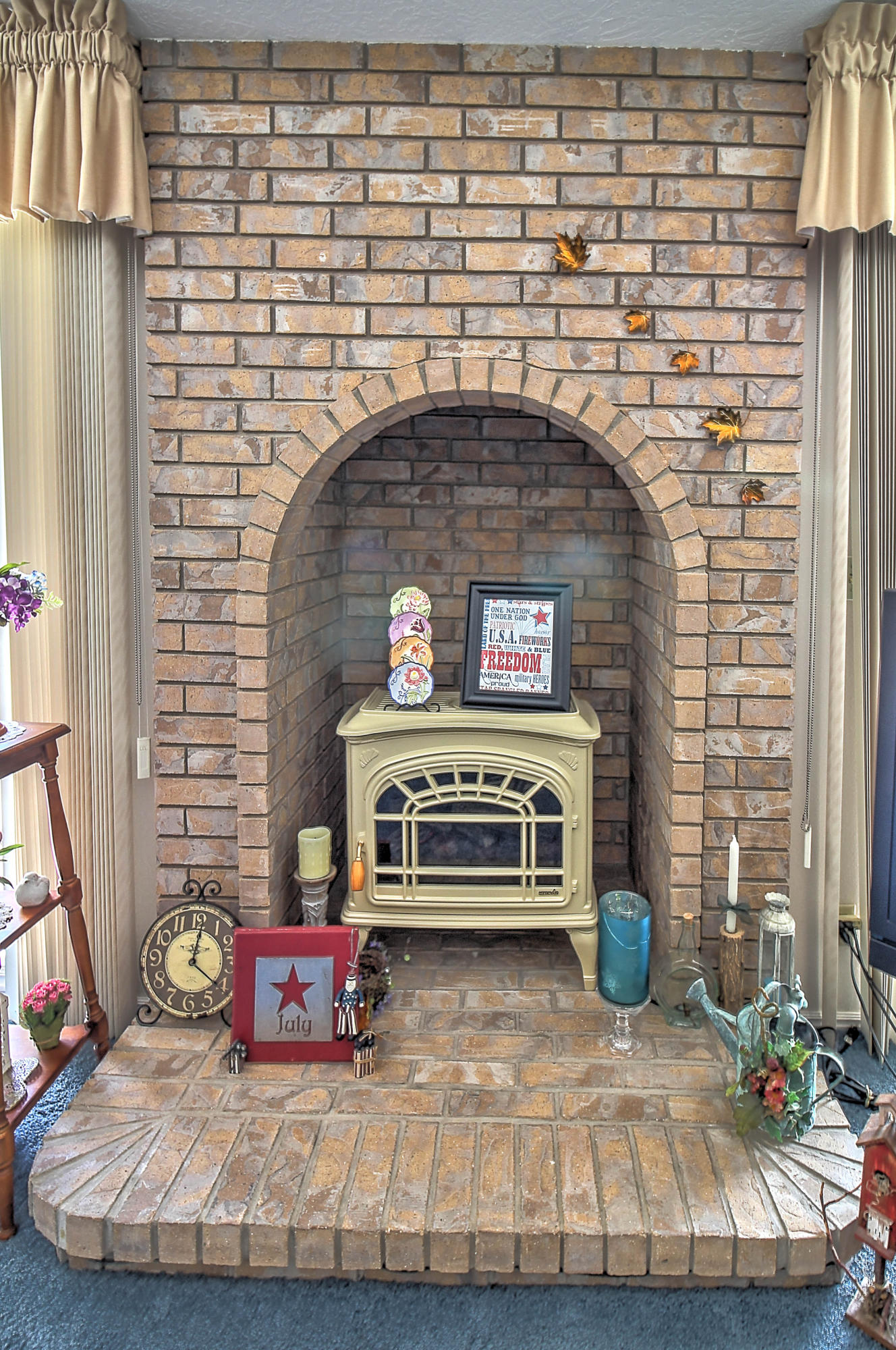 2078 N Wagon Trail DR