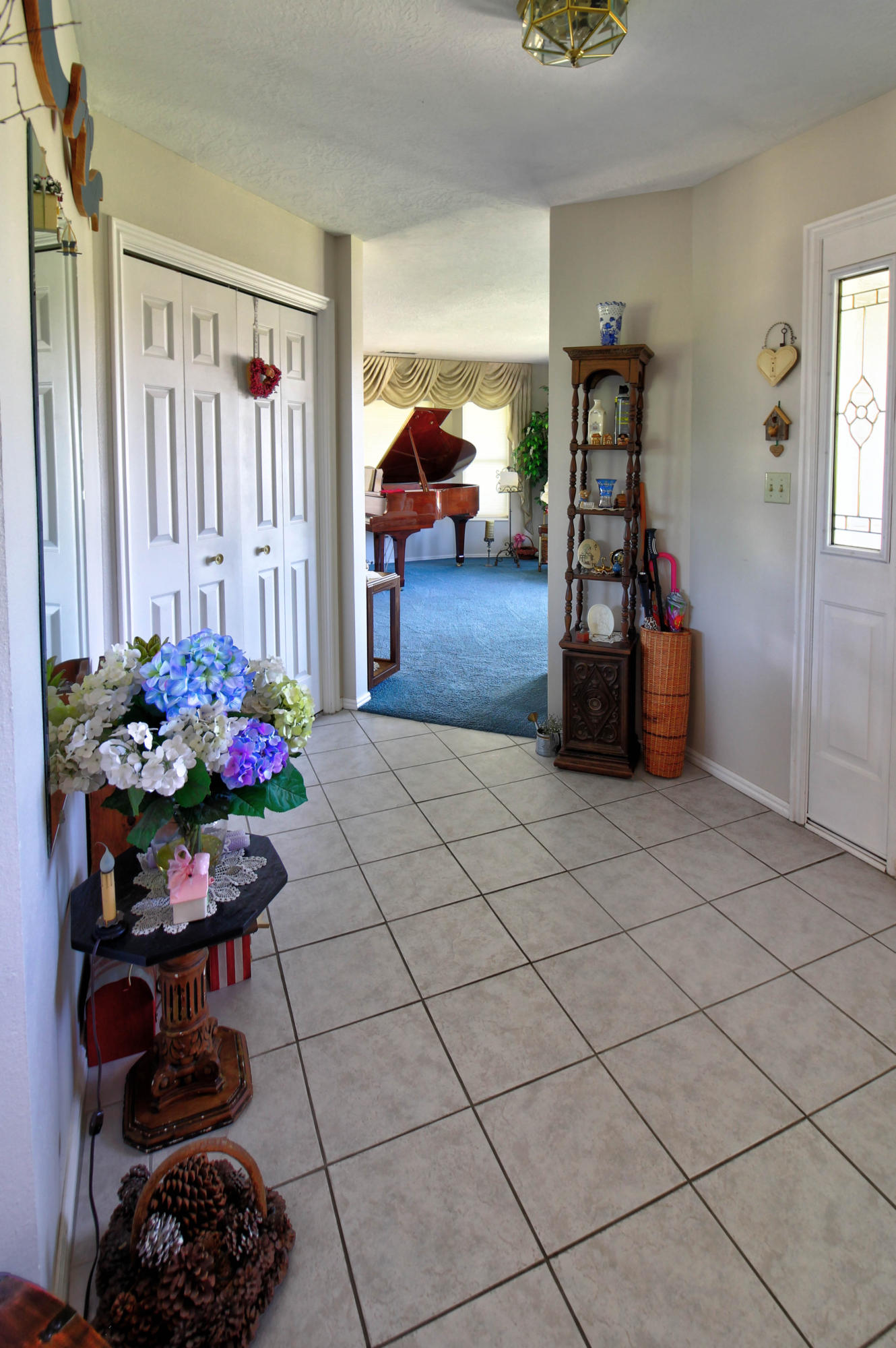 2078 N Wagon Trail DR