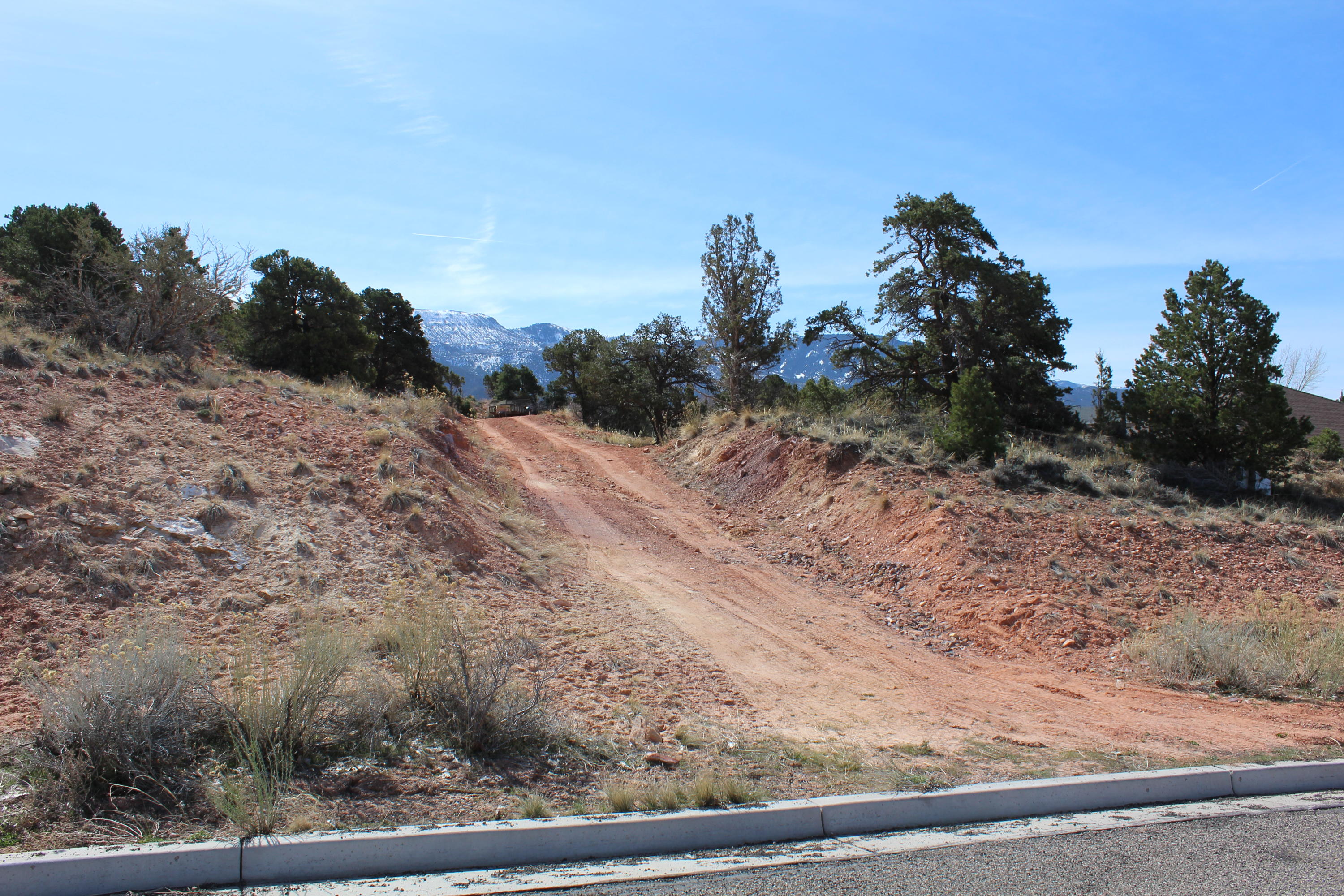 1.516 acre E Knoll ST