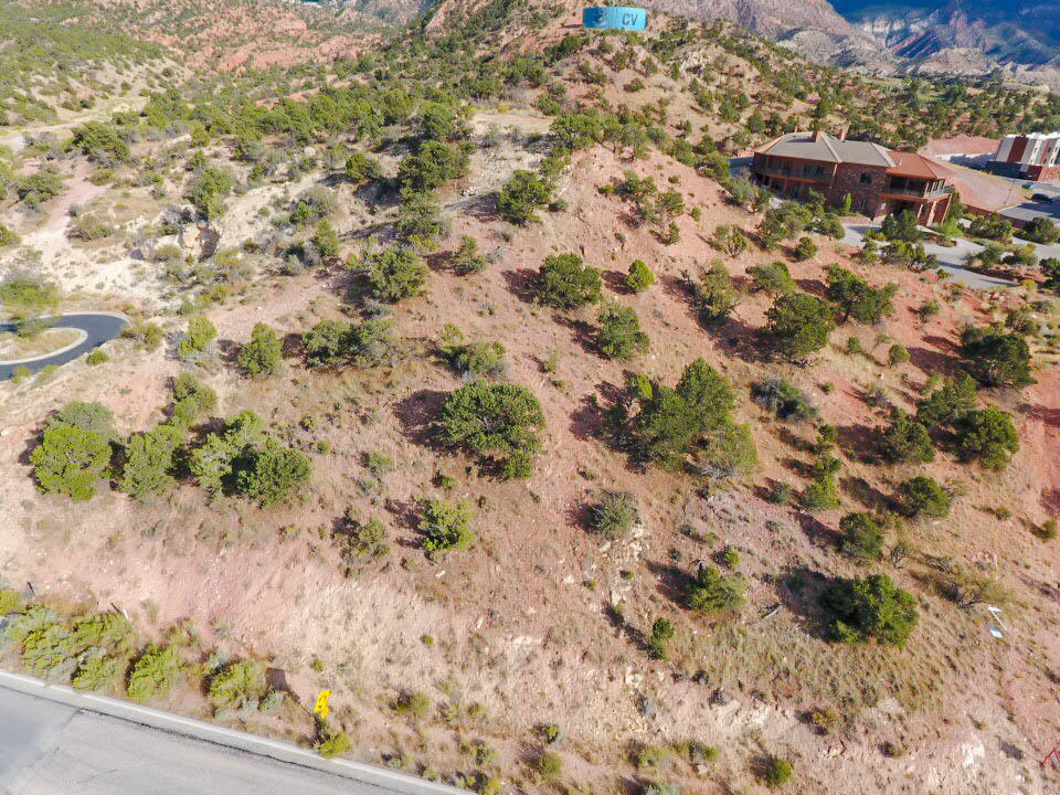 1.516 acre E Knoll ST