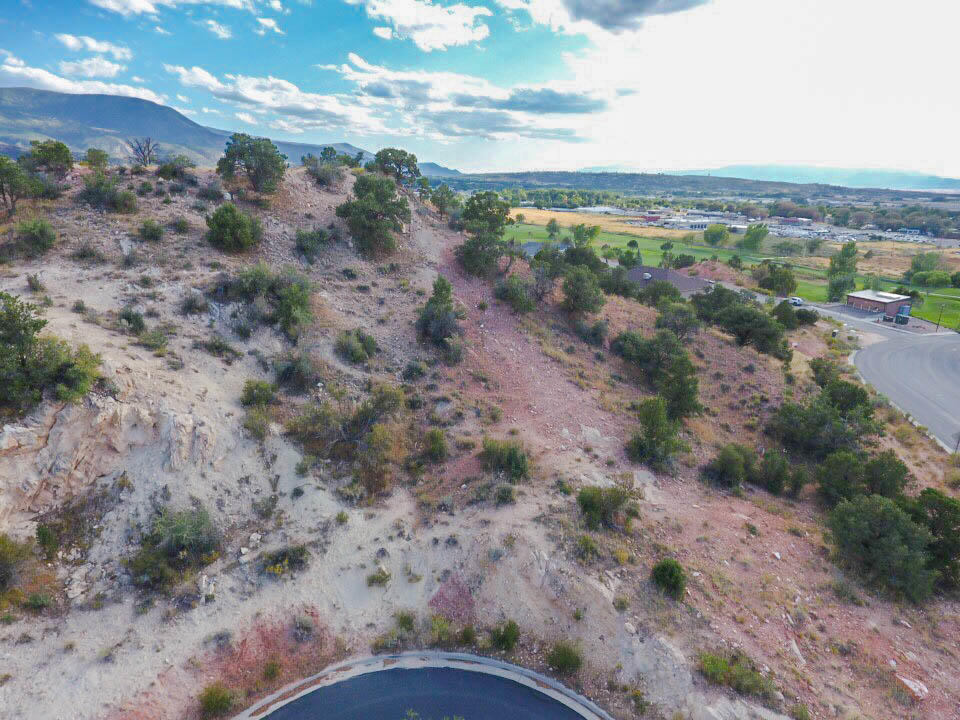 1.516 acre E Knoll ST