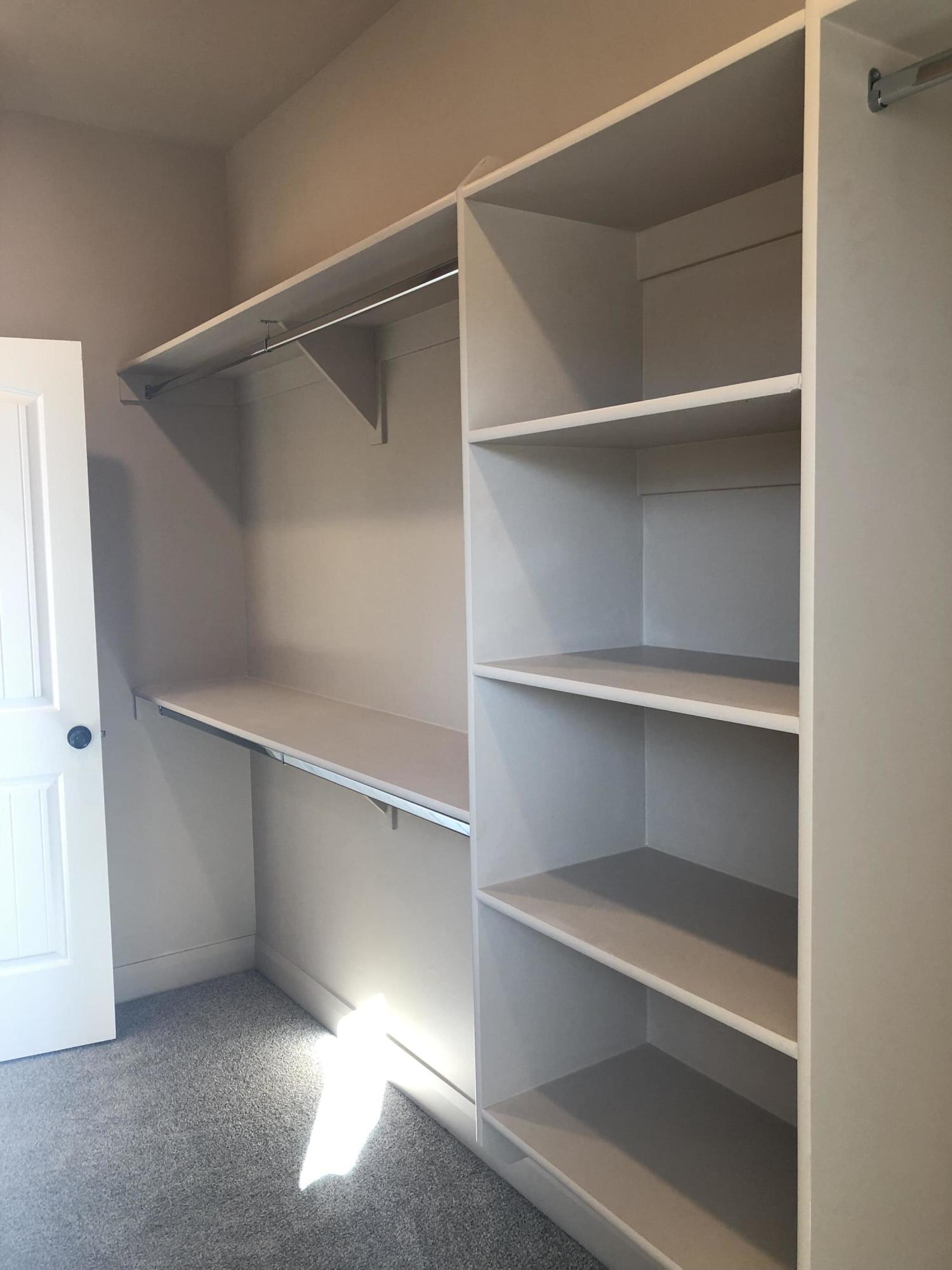 4390 N Prospector Ln LN E