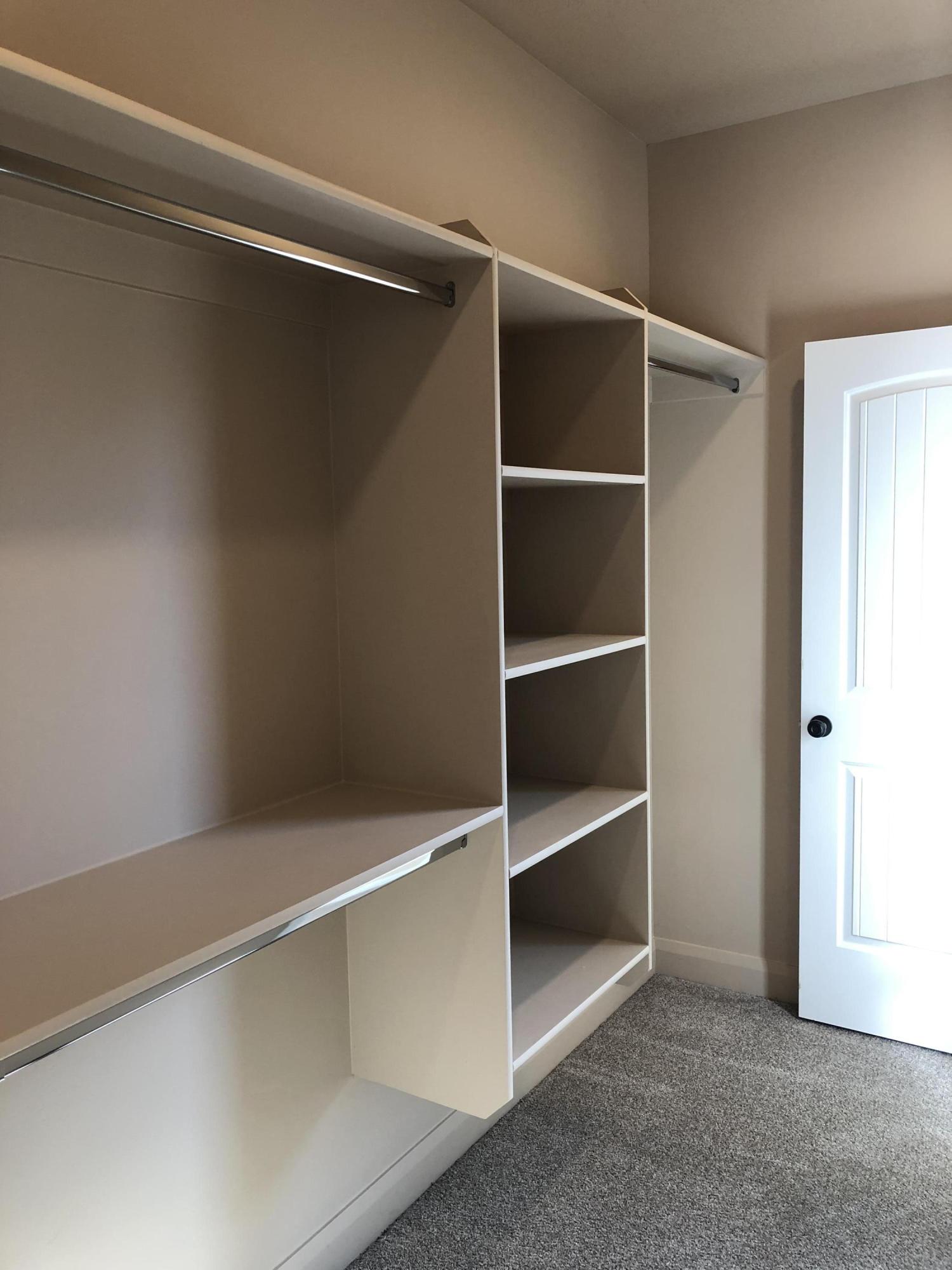 4390 N Prospector Ln LN E