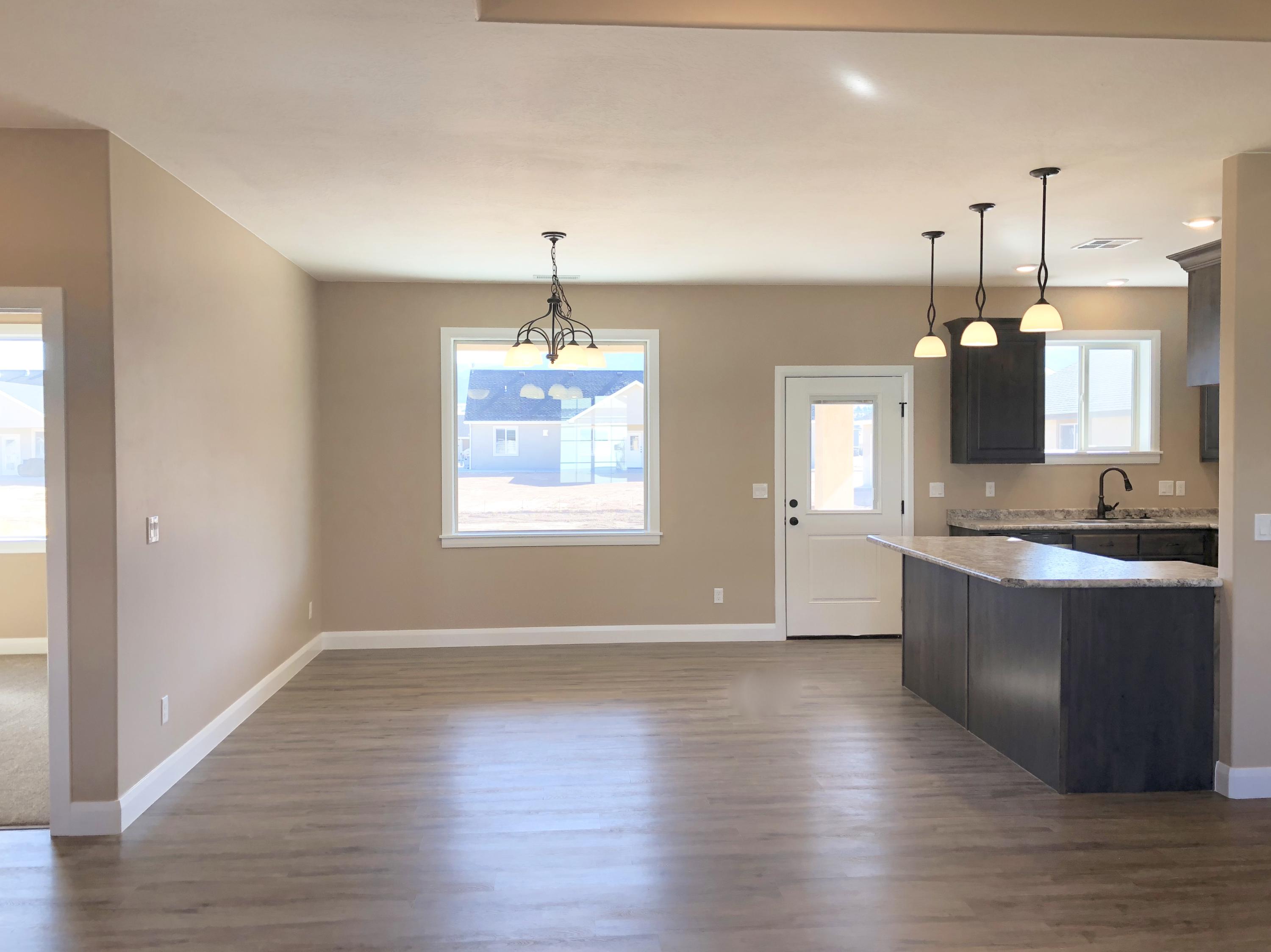 4390 N Prospector Ln LN E