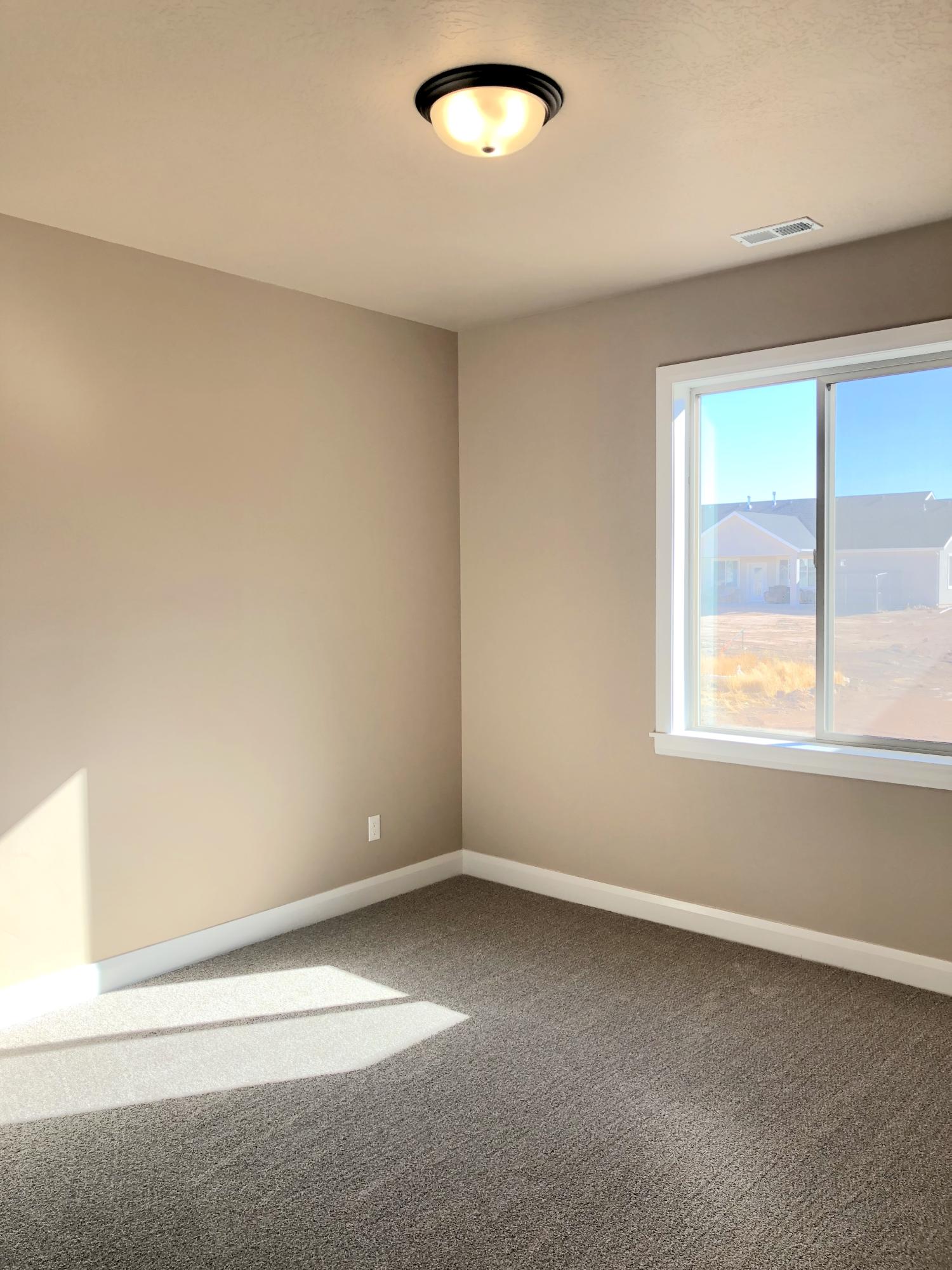 4390 N Prospector Ln LN E