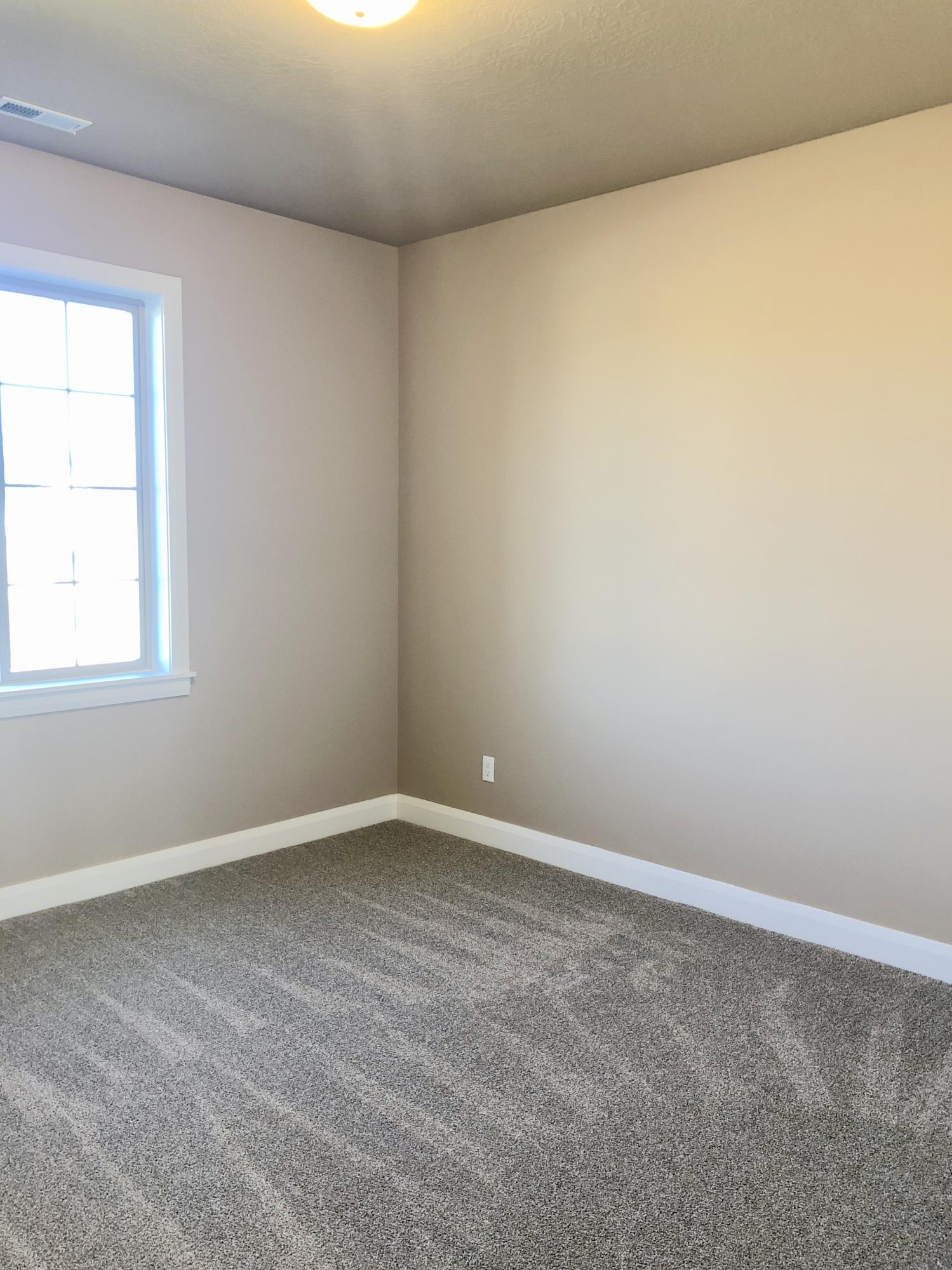 4390 N Prospector Ln LN E