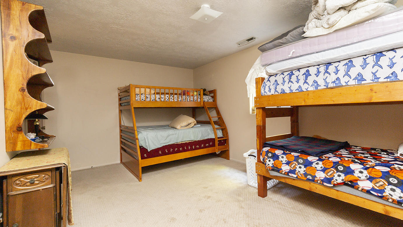 1716 N Northfield RD