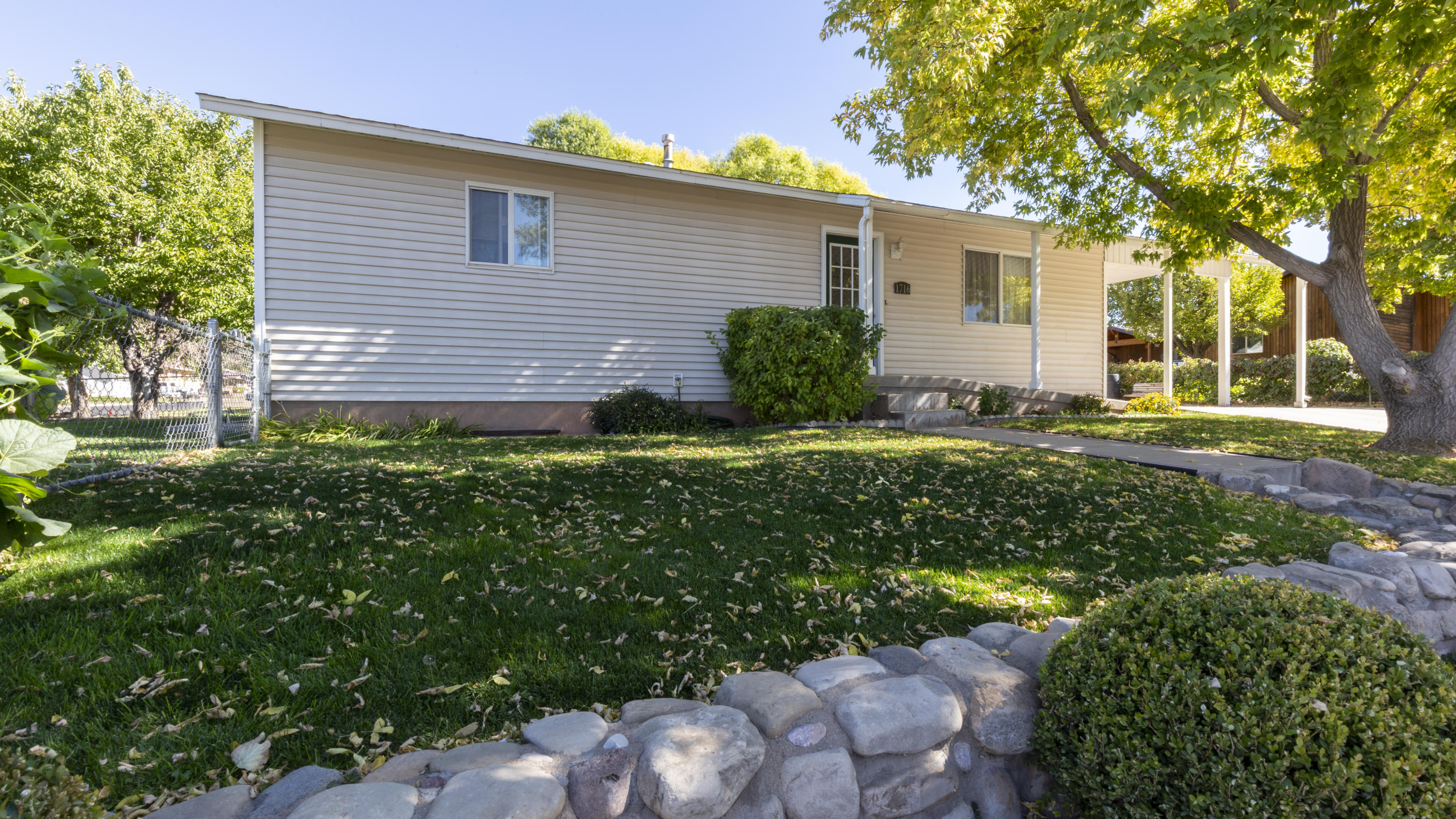 1716 N Northfield RD