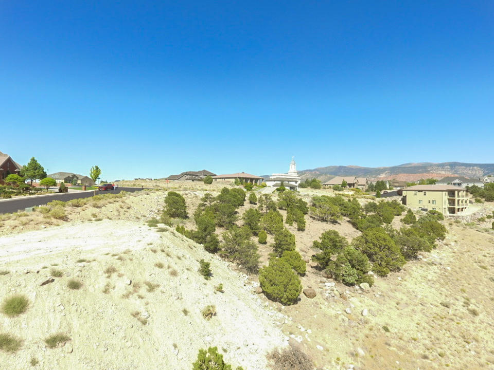 387 S Carmel Ridge CIR