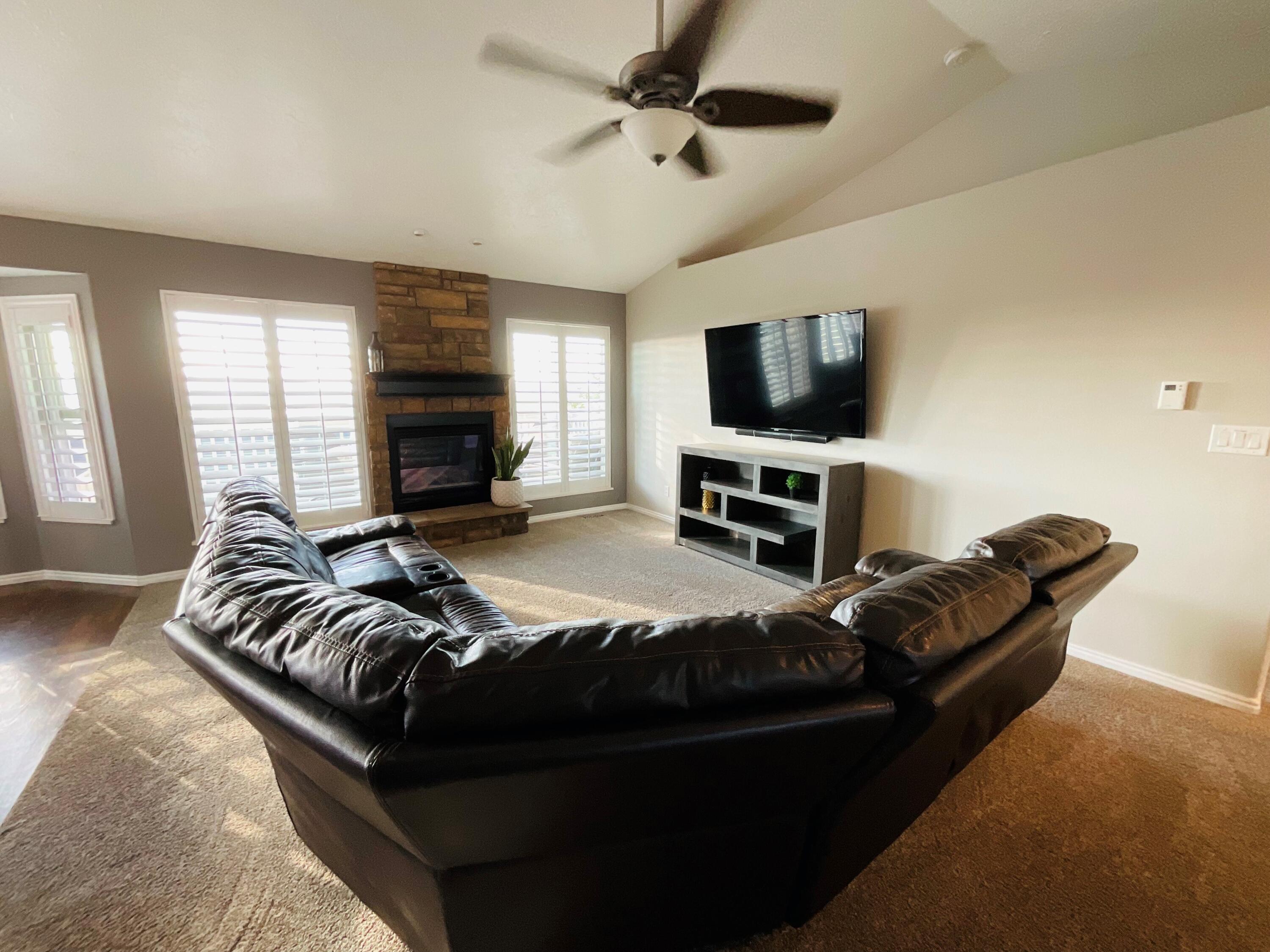 123 N Roundabout Way