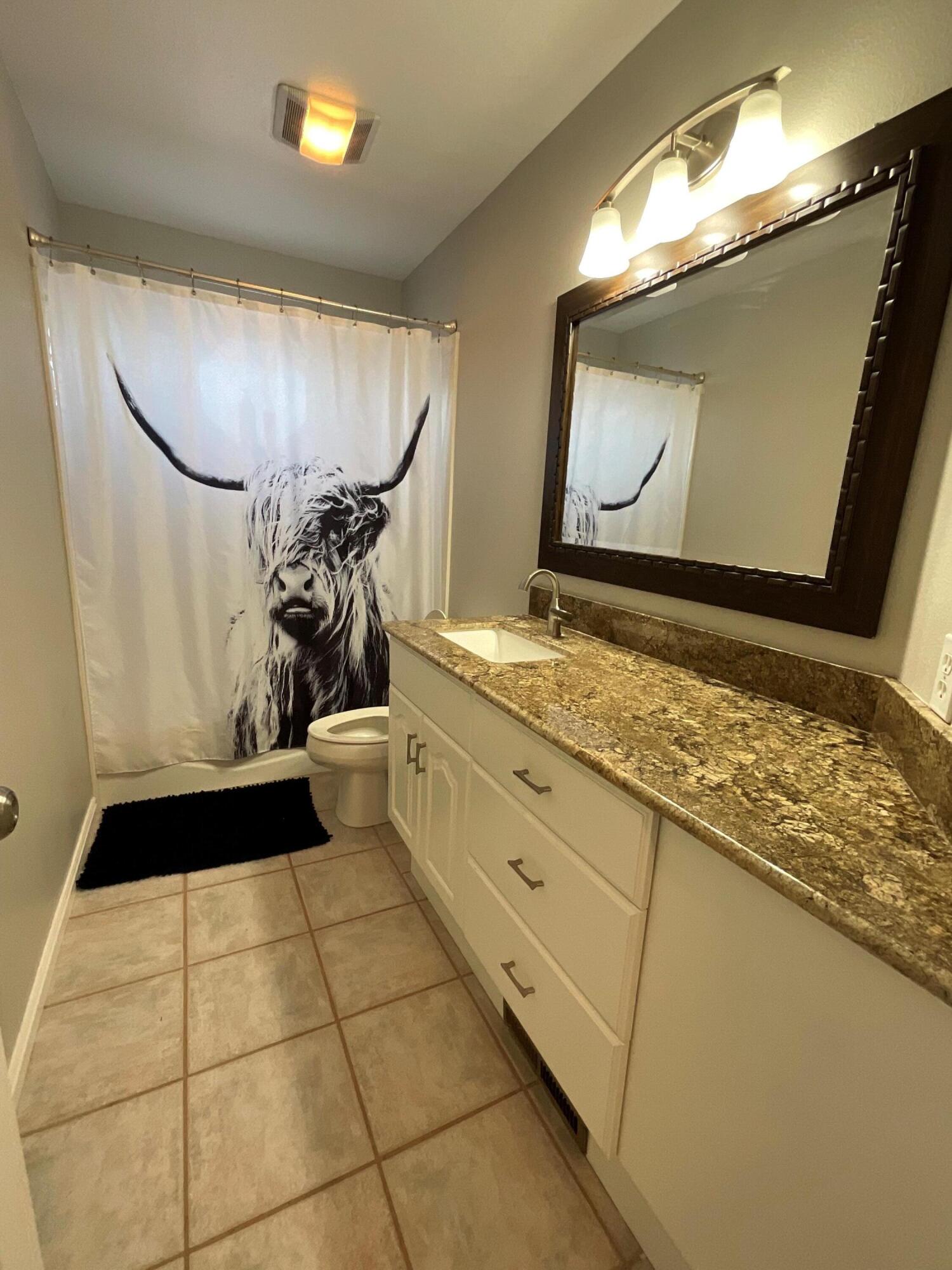 123 N Roundabout Way