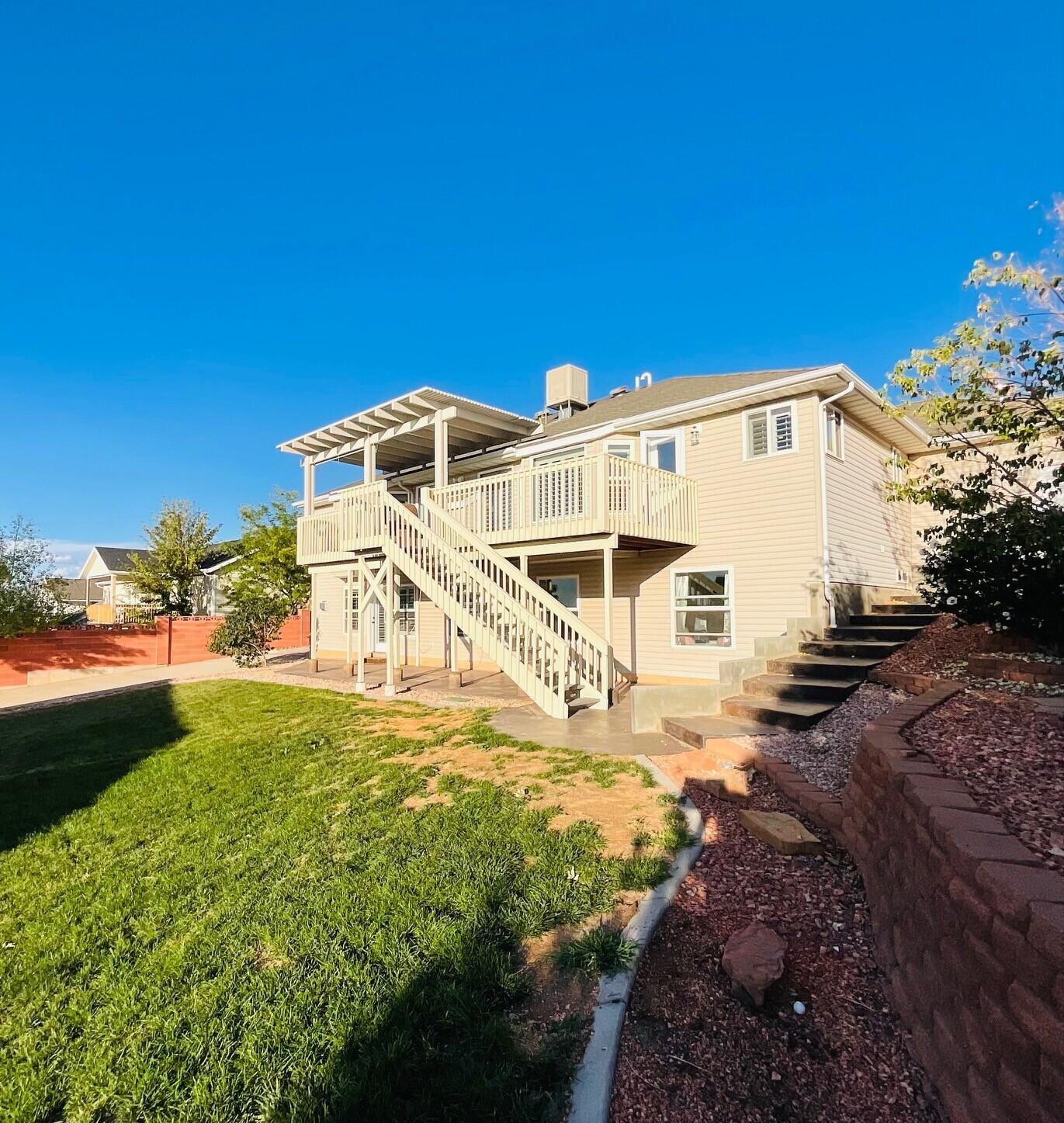 123 N Roundabout Way