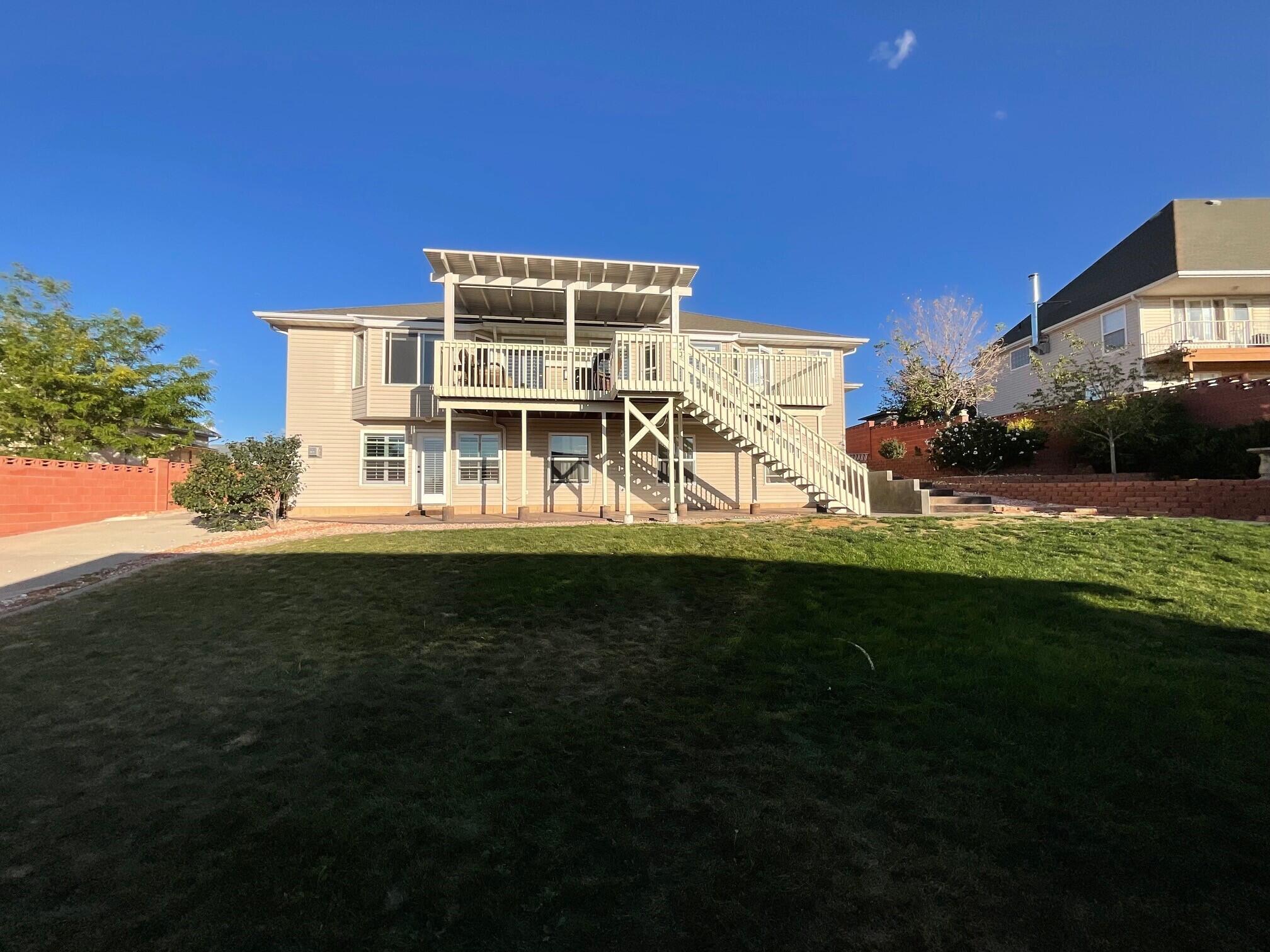 123 N Roundabout Way