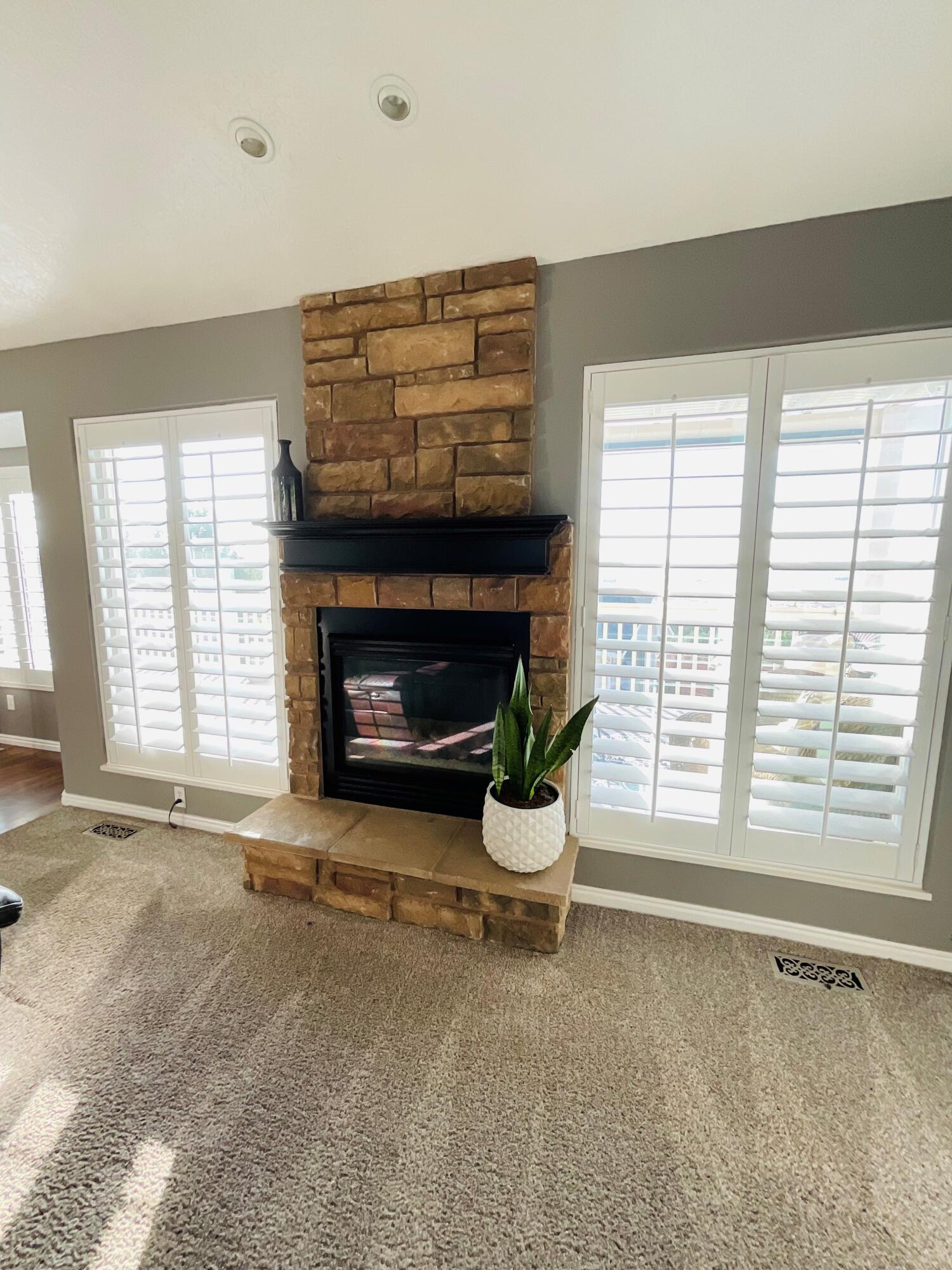 123 N Roundabout Way