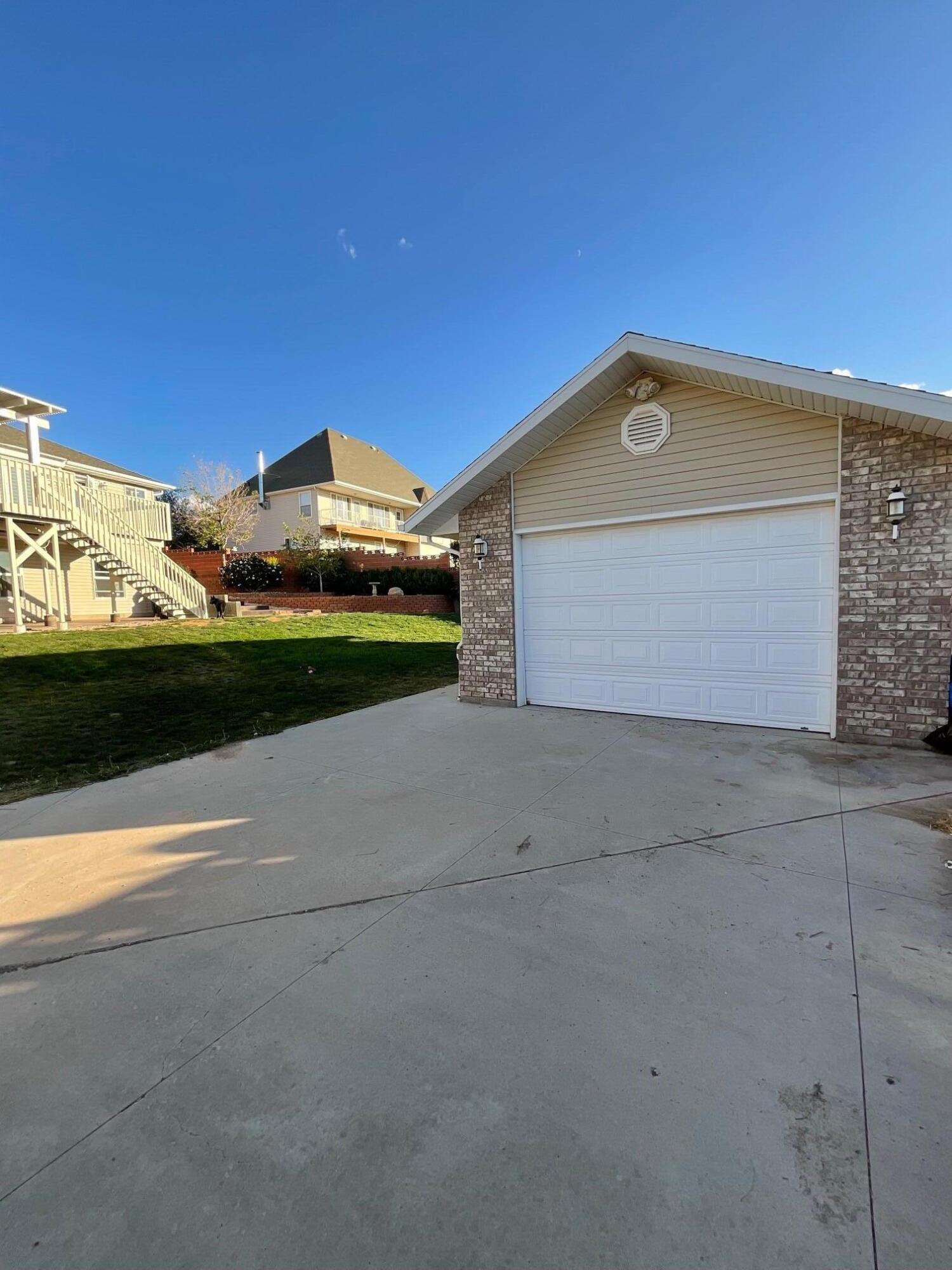 123 N Roundabout Way