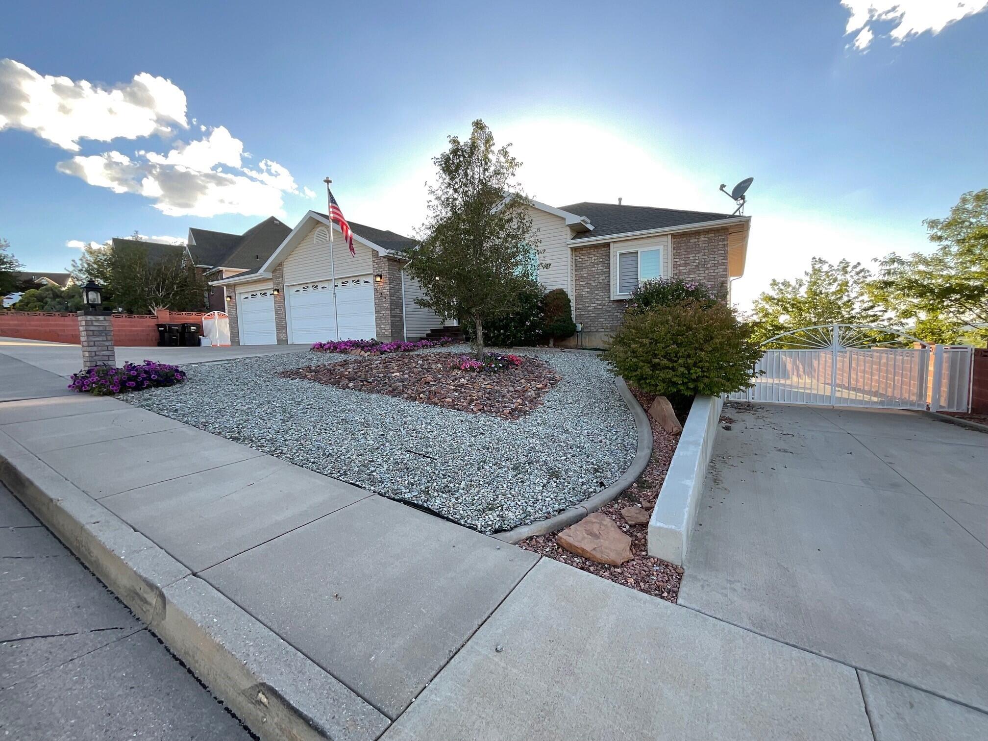 123 N Roundabout Way