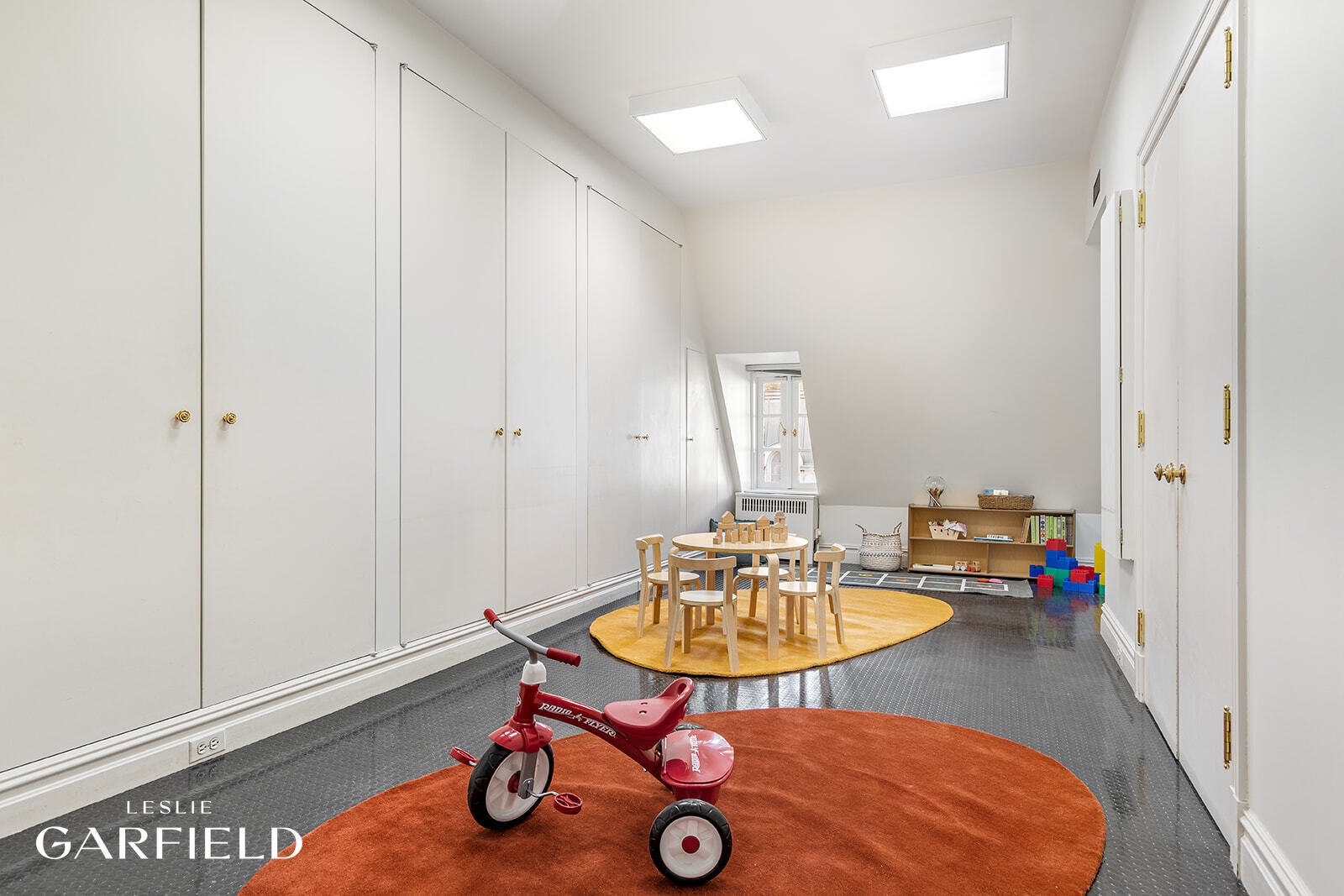 16 E 64th Street