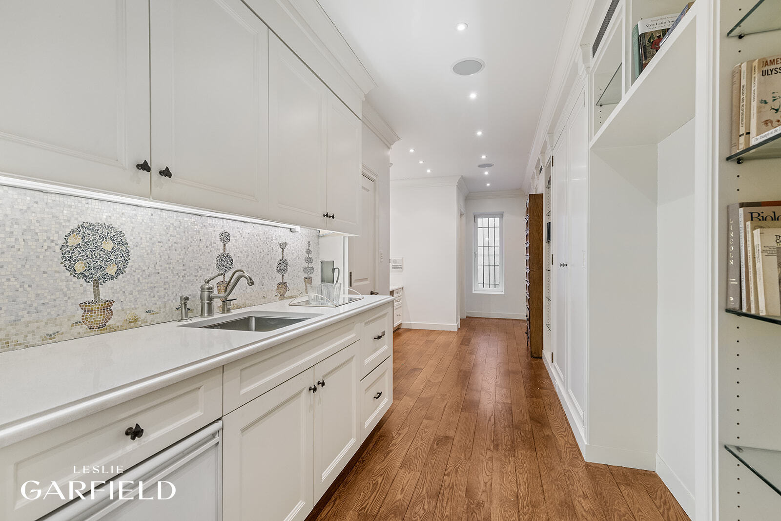 16 E 64th Street
