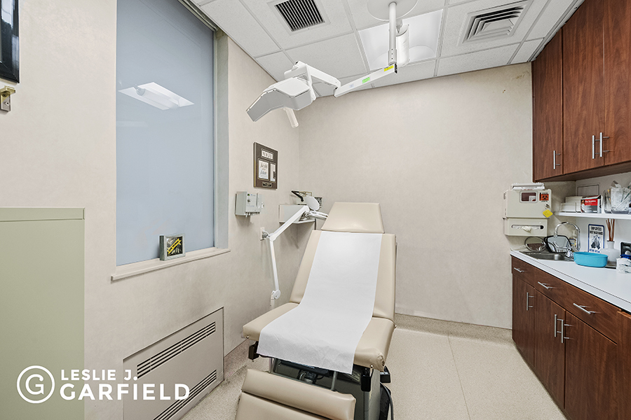 850 Park Avenue 1A/F