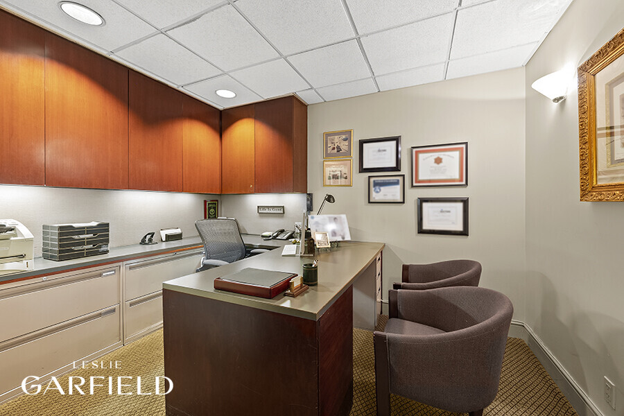 850 Park Avenue 1A/F