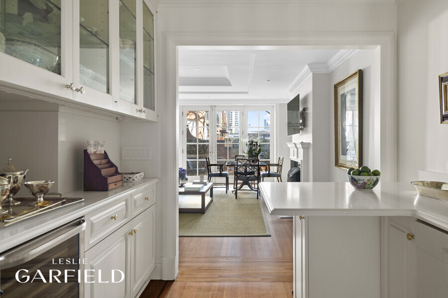 15 Sutton Place
