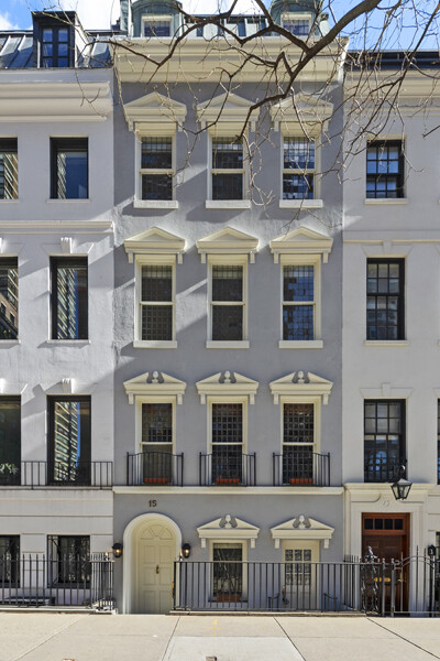 15 Sutton Place