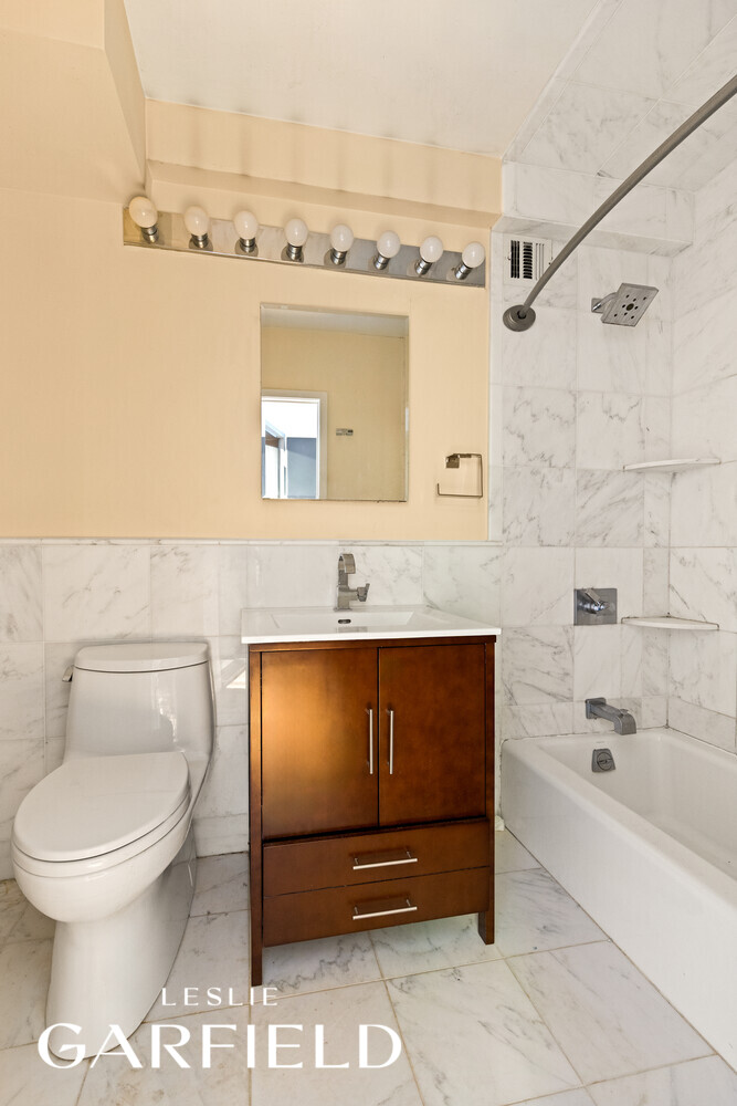 67 E 11TH Street 216