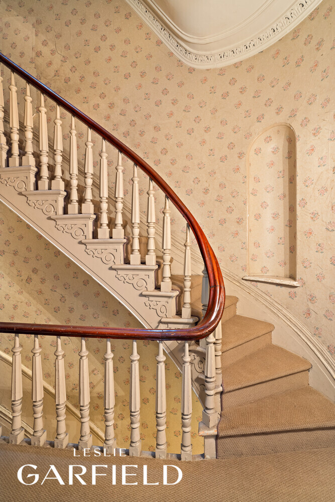 118 E 37TH Street TH