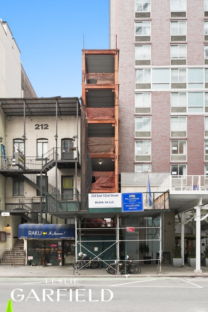 210 E 52ND Street