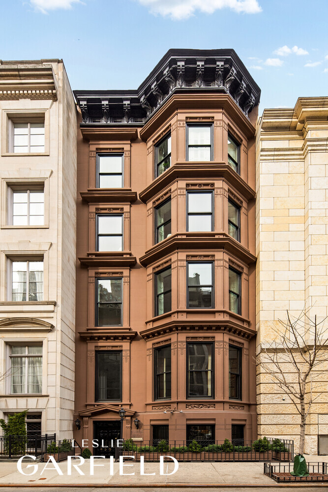 9 E 63RD Street