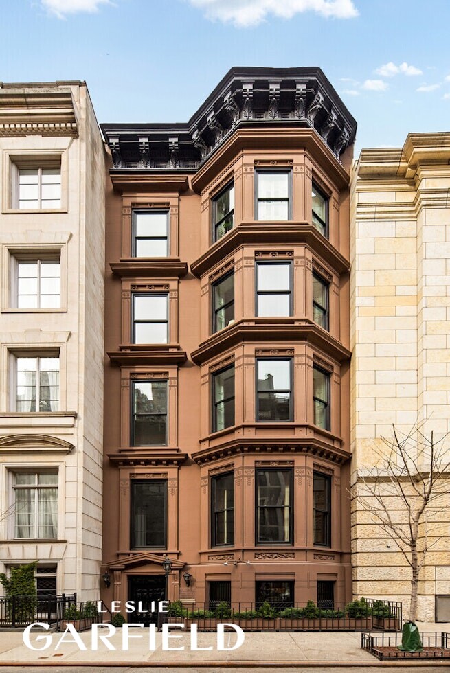 9 E 63RD Street