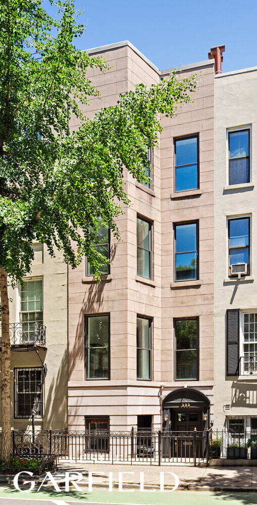 233 E 62ND Street