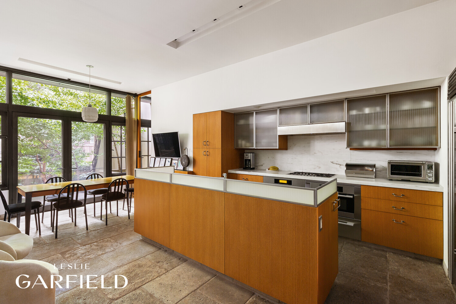 22 E 94TH Street